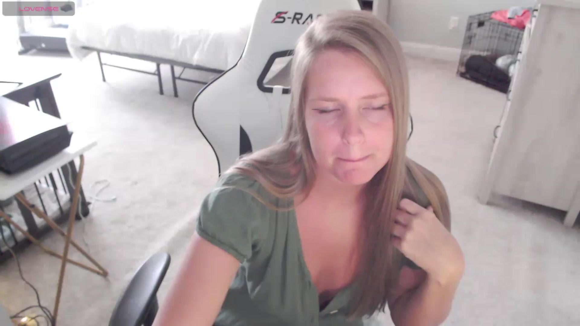Gallery image thumbnail from Soybean92's myfreecams stream on, 11/08/2023, 19:27 image 6 of 20