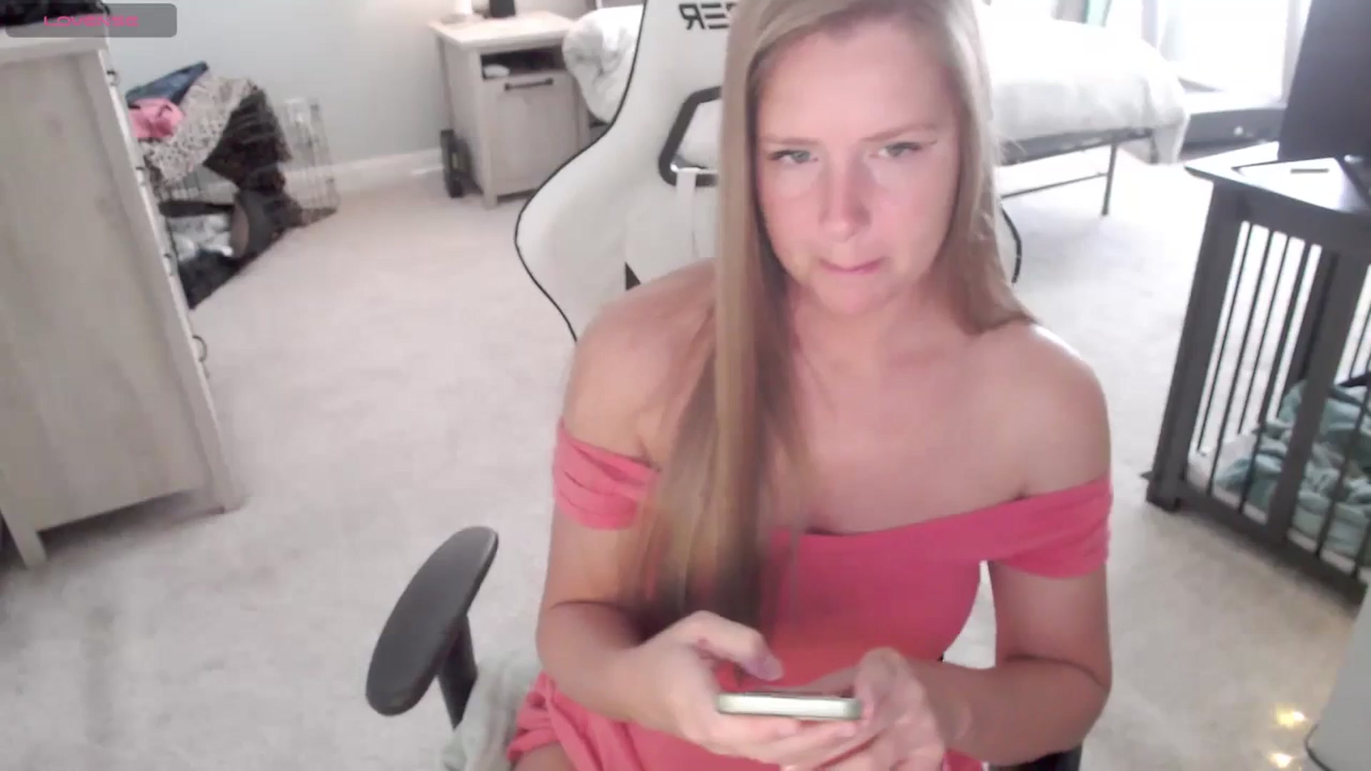 Gallery image thumbnail from Soybean92's myfreecams stream on, 11/20/2023, 15:57 image 17 of 20