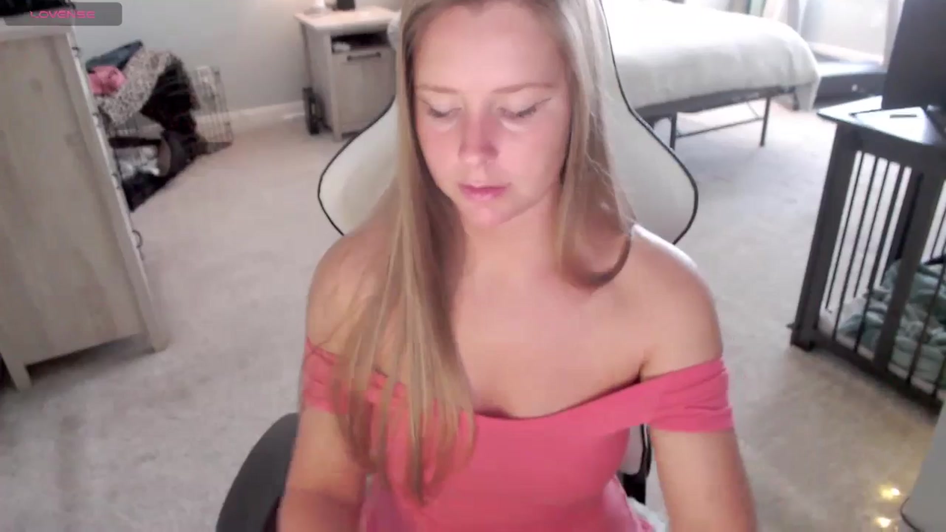 Gallery image thumbnail from Soybean92's myfreecams stream on, 11/20/2023, 15:57 image 3 of 20