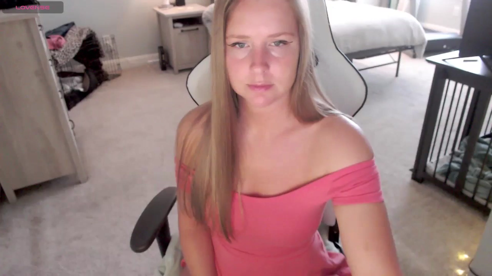 Gallery image thumbnail from Soybean92's myfreecams stream on, 11/20/2023, 15:57 image 15 of 20
