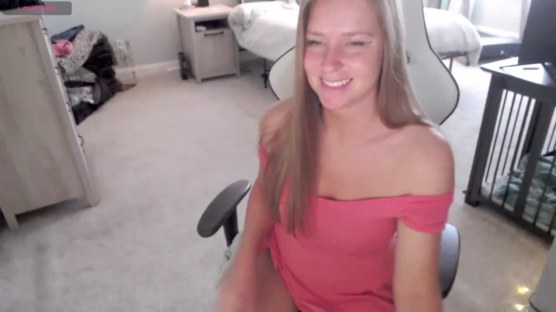 Gallery image thumbnail from Soybean92's myfreecams stream on, 11/20/2023, 15:57 image 12 of 20