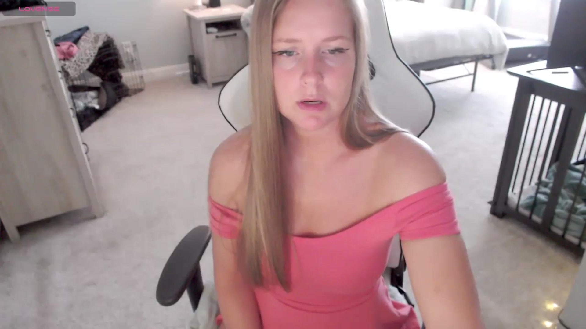 Gallery image thumbnail from Soybean92's myfreecams stream on, 11/20/2023, 15:57 image 18 of 20