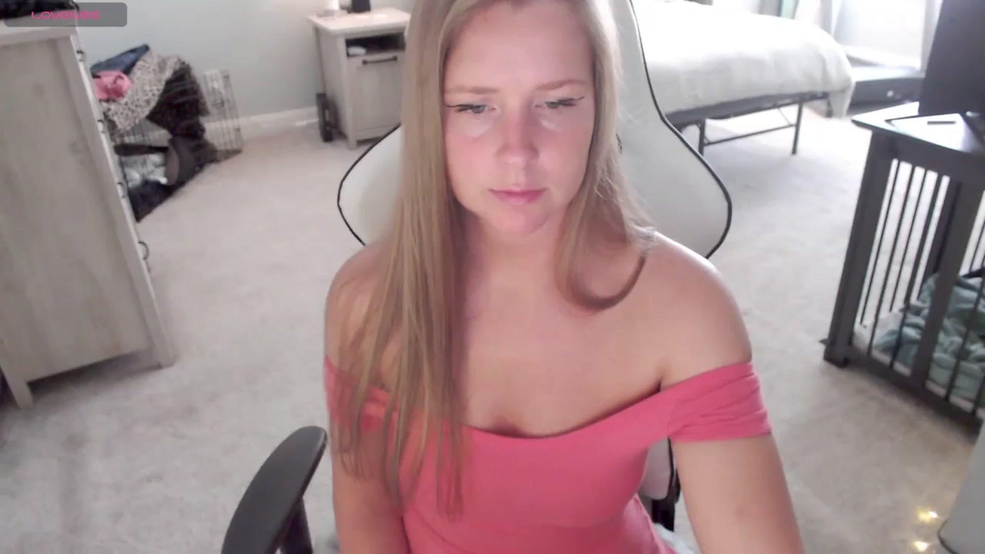 Gallery image thumbnail from Soybean92's myfreecams stream on, 11/20/2023, 15:57 image 7 of 20