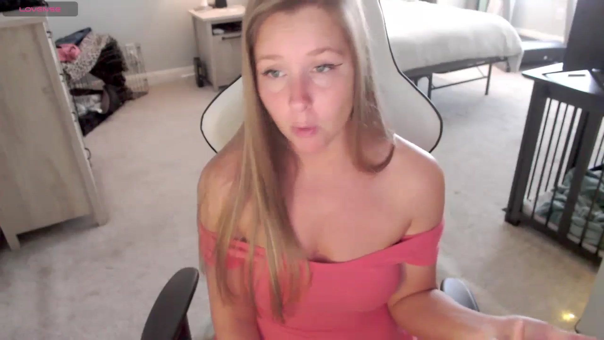 Gallery image thumbnail from Soybean92's myfreecams stream on, 11/20/2023, 15:57 image 2 of 20