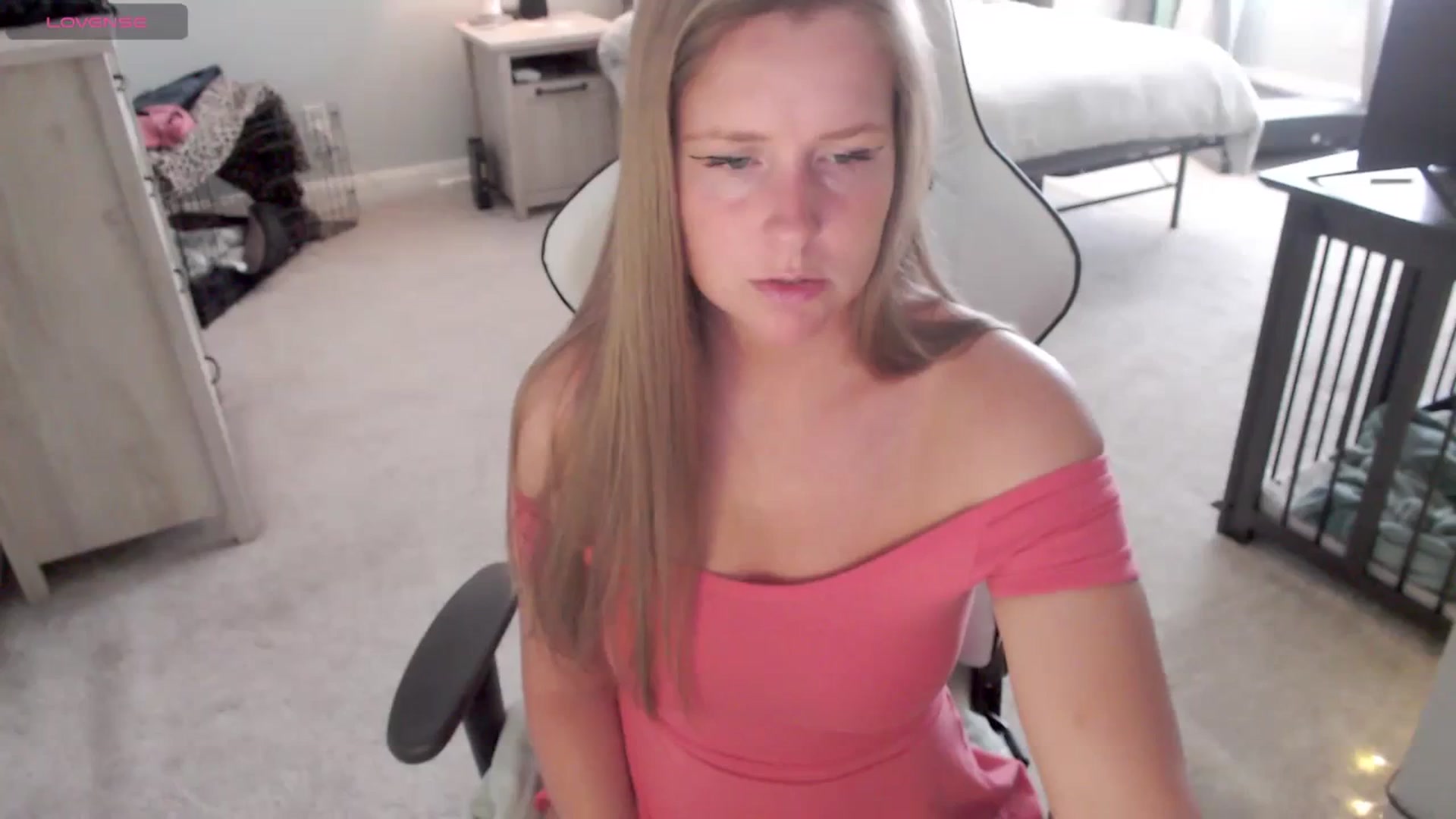 Gallery image thumbnail from Soybean92's myfreecams stream on, 11/20/2023, 15:57 image 19 of 20