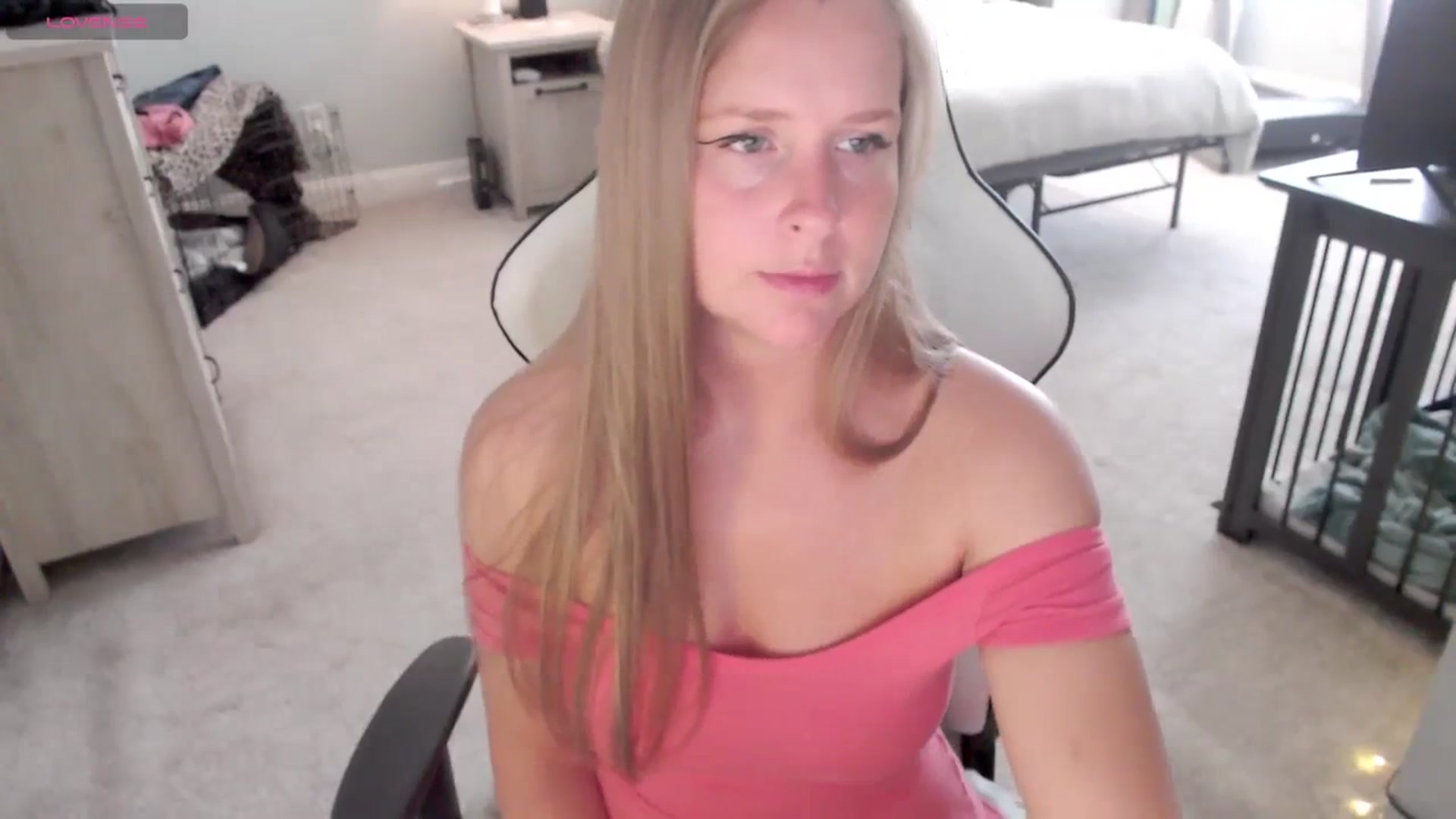 Gallery image thumbnail from Soybean92's myfreecams stream on, 11/20/2023, 15:57 image 5 of 20