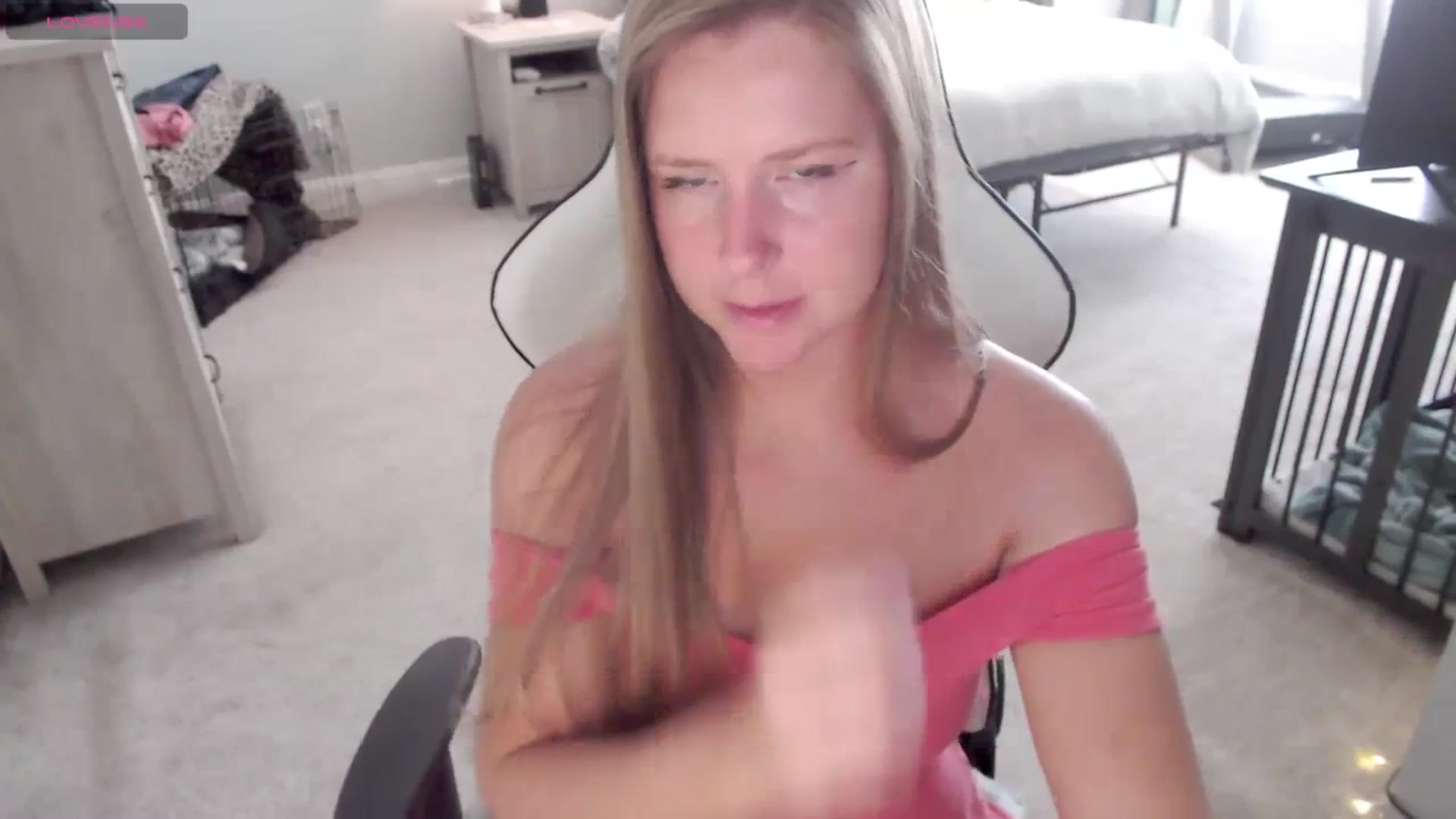 Gallery image thumbnail from Soybean92's myfreecams stream on, 11/20/2023, 15:57 image 8 of 20