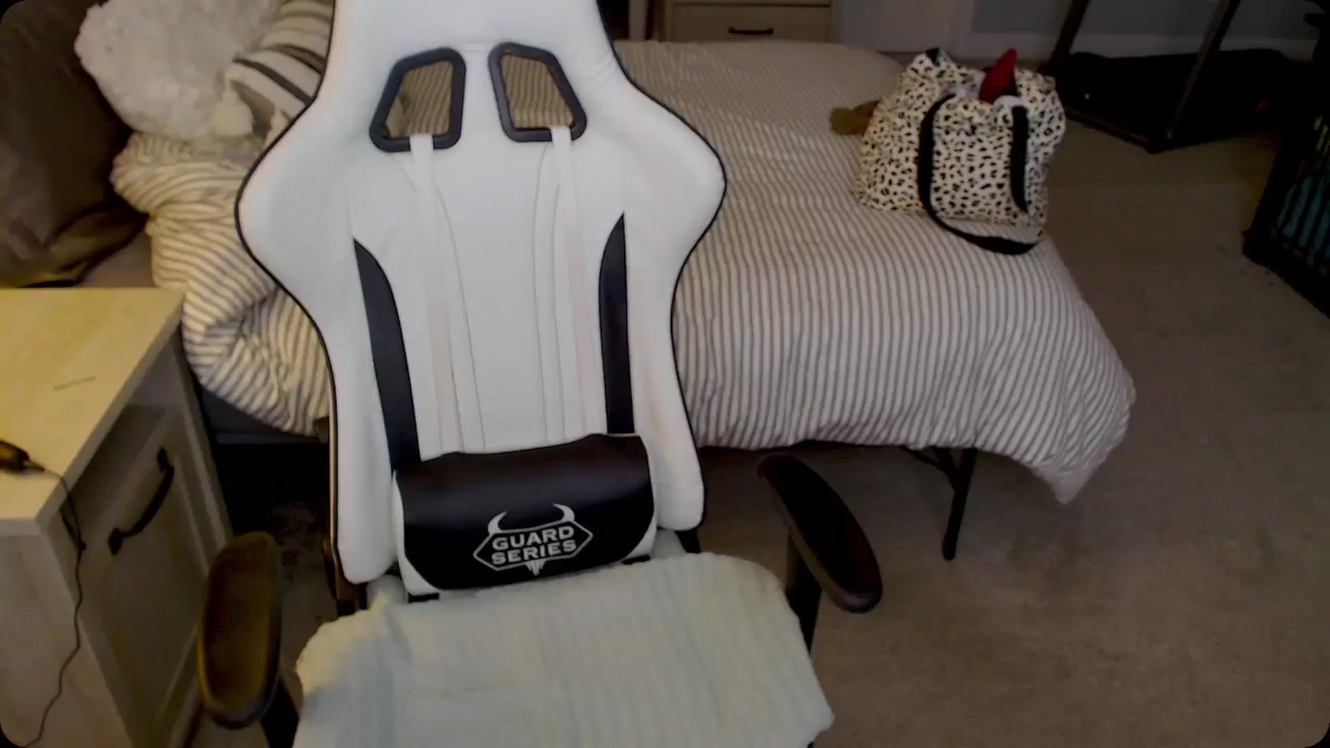 Gallery image thumbnail from Soybean92's myfreecams stream on, 11/21/2023, 17:30 image 9 of 20