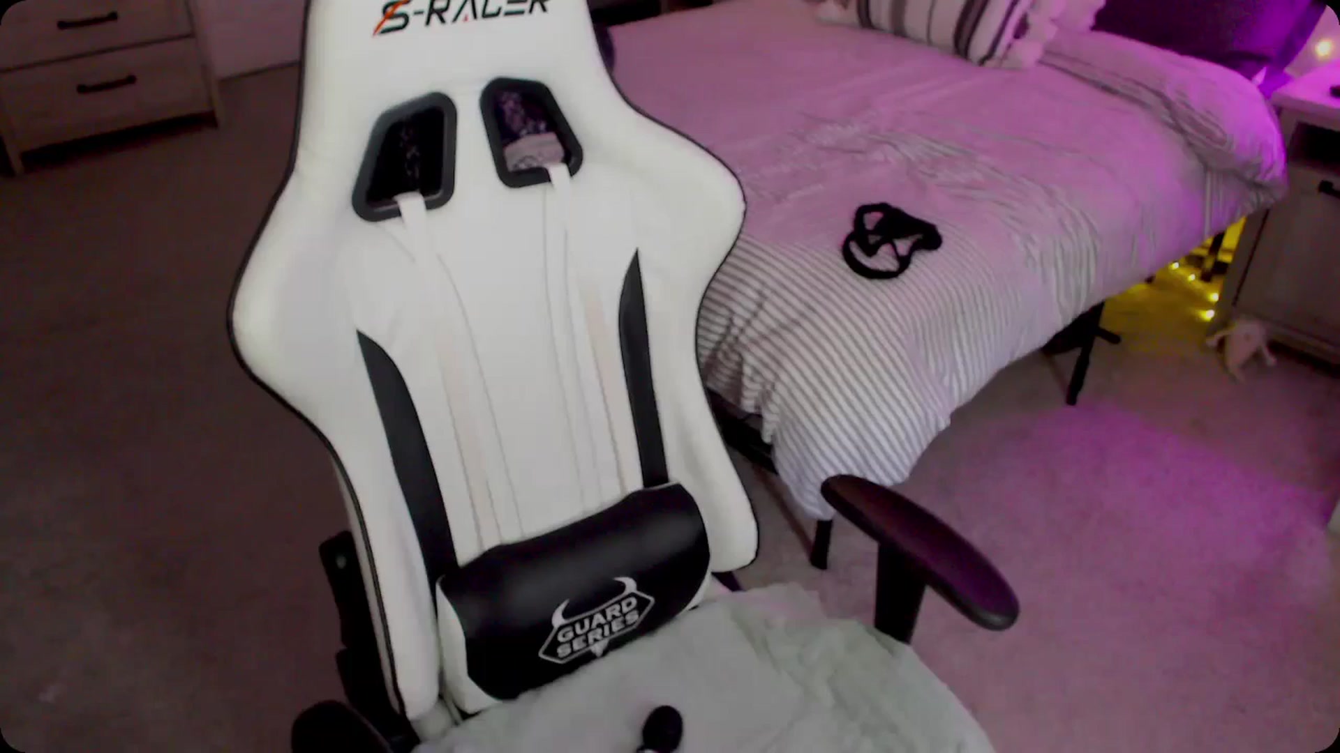 Gallery image thumbnail from Soybean92's myfreecams stream on, 11/27/2023, 18:26 image 1 of 20