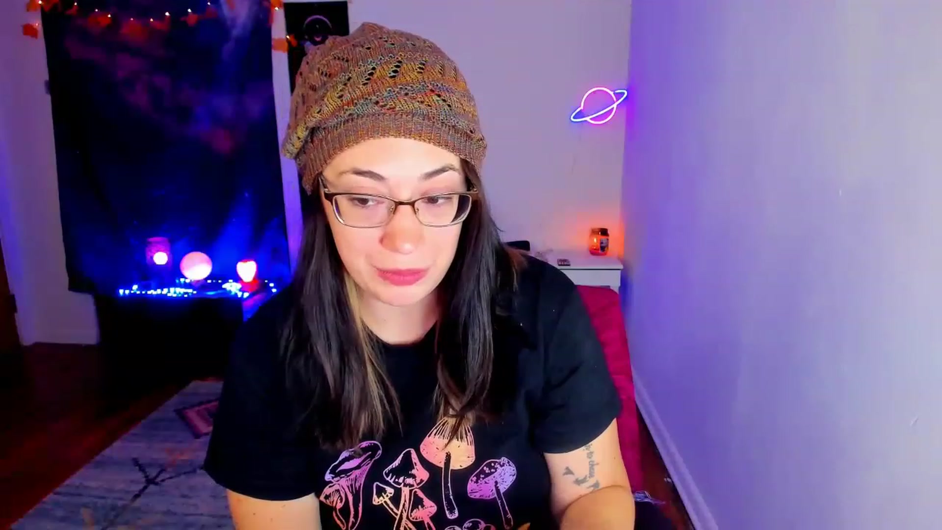 Gallery image thumbnail from SpaceBeexx's myfreecams stream on, 11/19/2022, 05:01 image 12 of 20