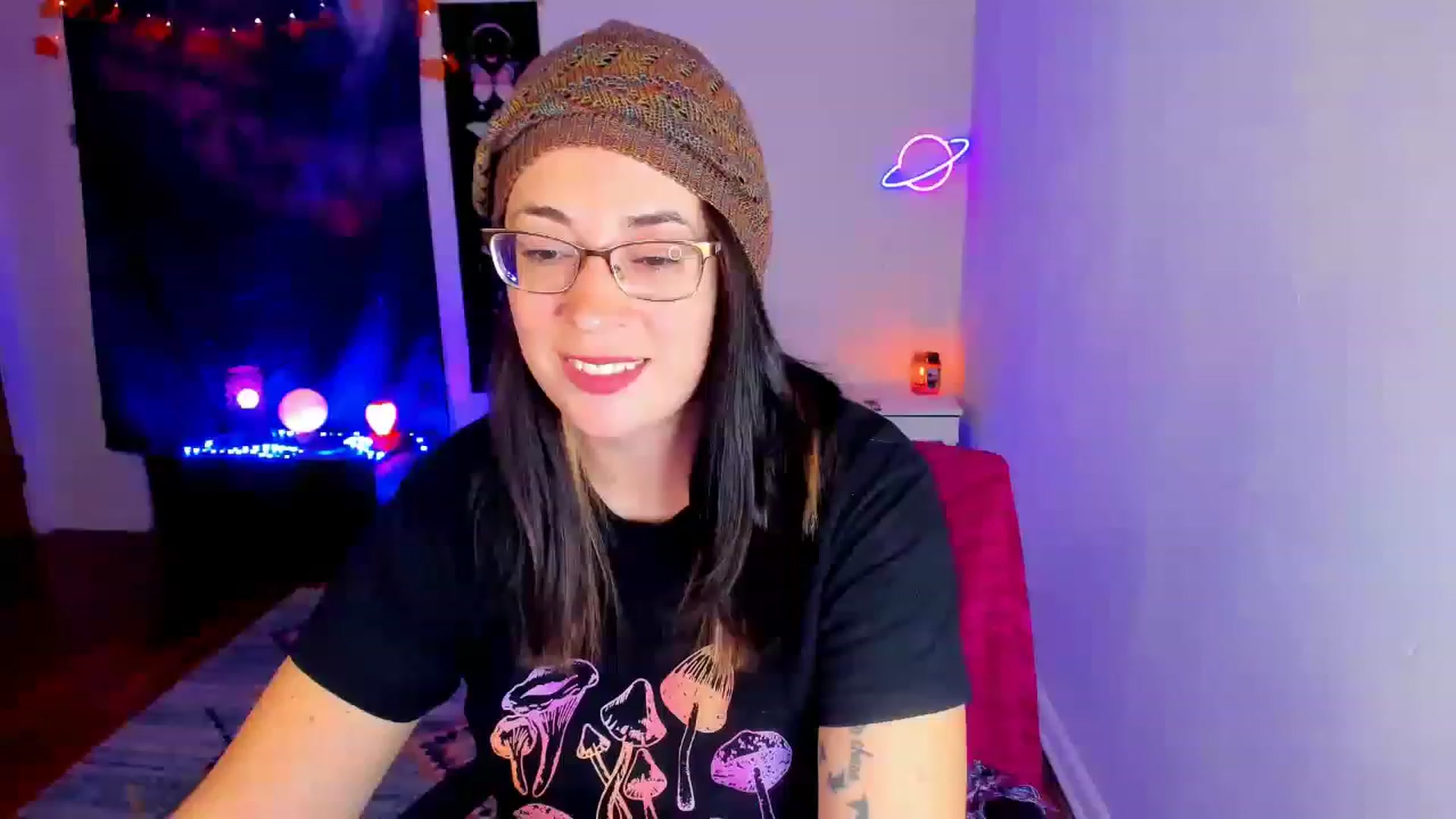 Gallery image thumbnail from SpaceBeexx's myfreecams stream on, 11/19/2022, 05:01 image 8 of 20