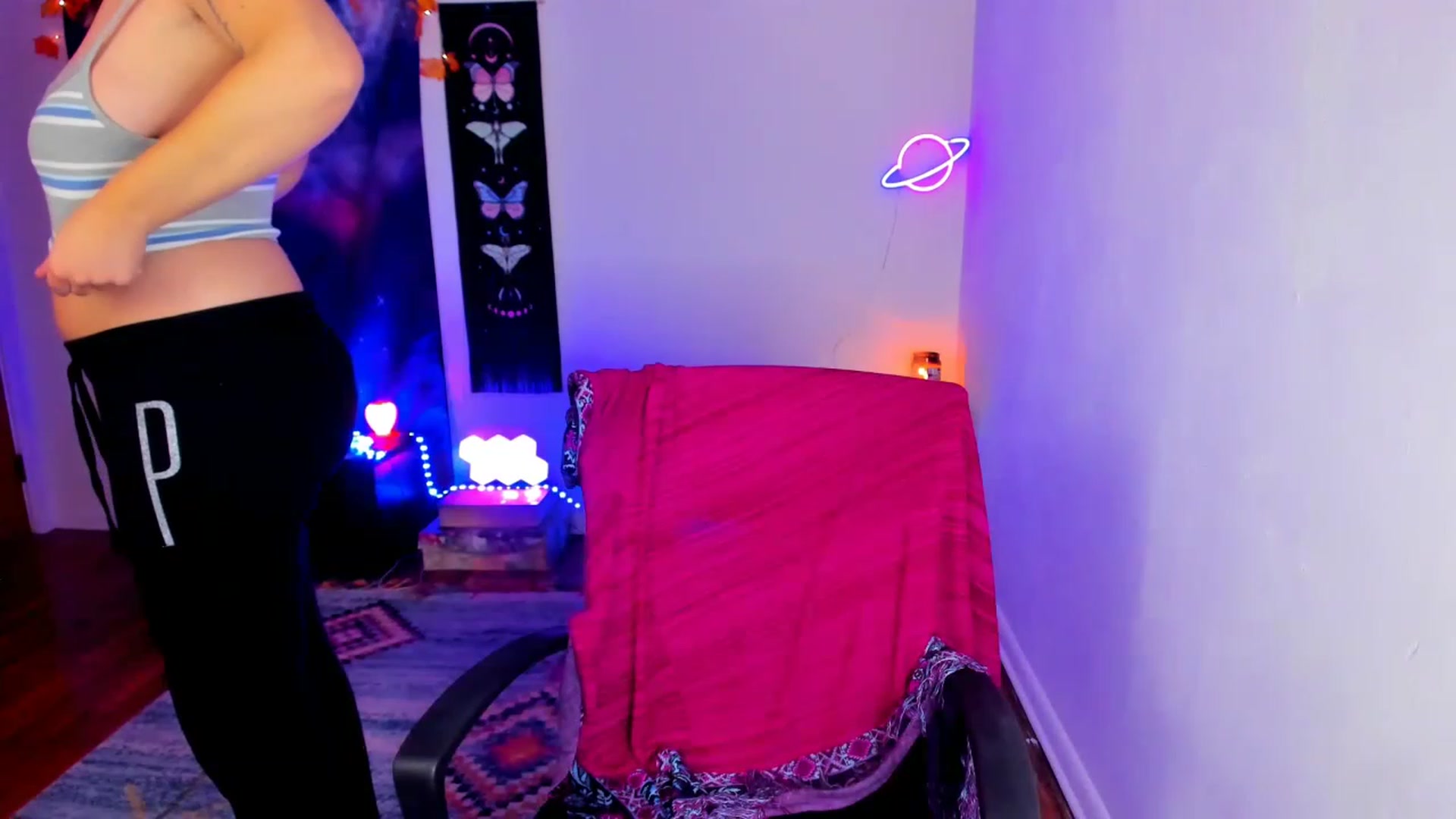 Gallery image thumbnail from SpaceBeexx's myfreecams stream on, 11/19/2022, 05:01 image 6 of 20
