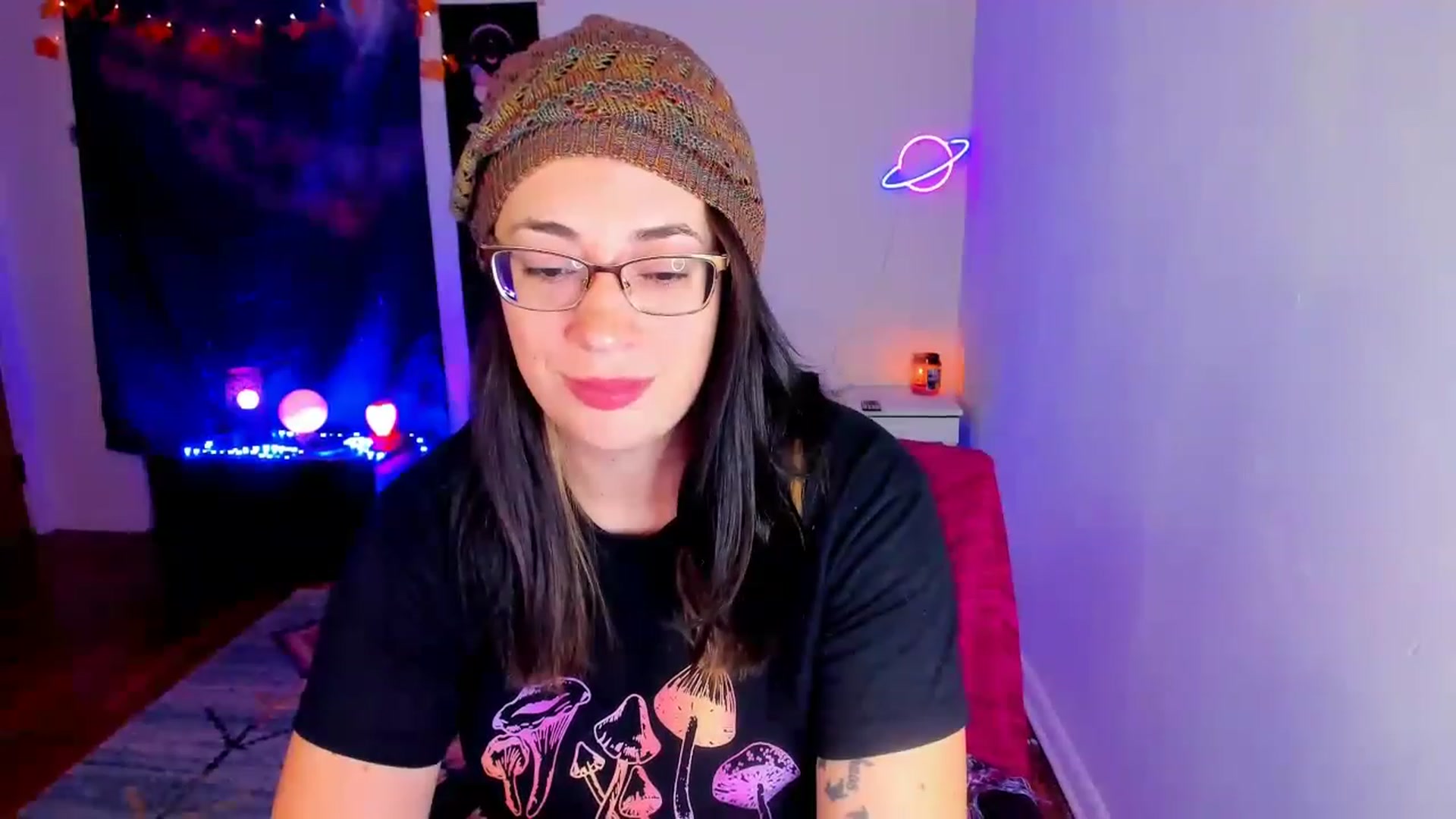 Gallery image thumbnail from SpaceBeexx's myfreecams stream on, 11/19/2022, 05:01 image 7 of 20