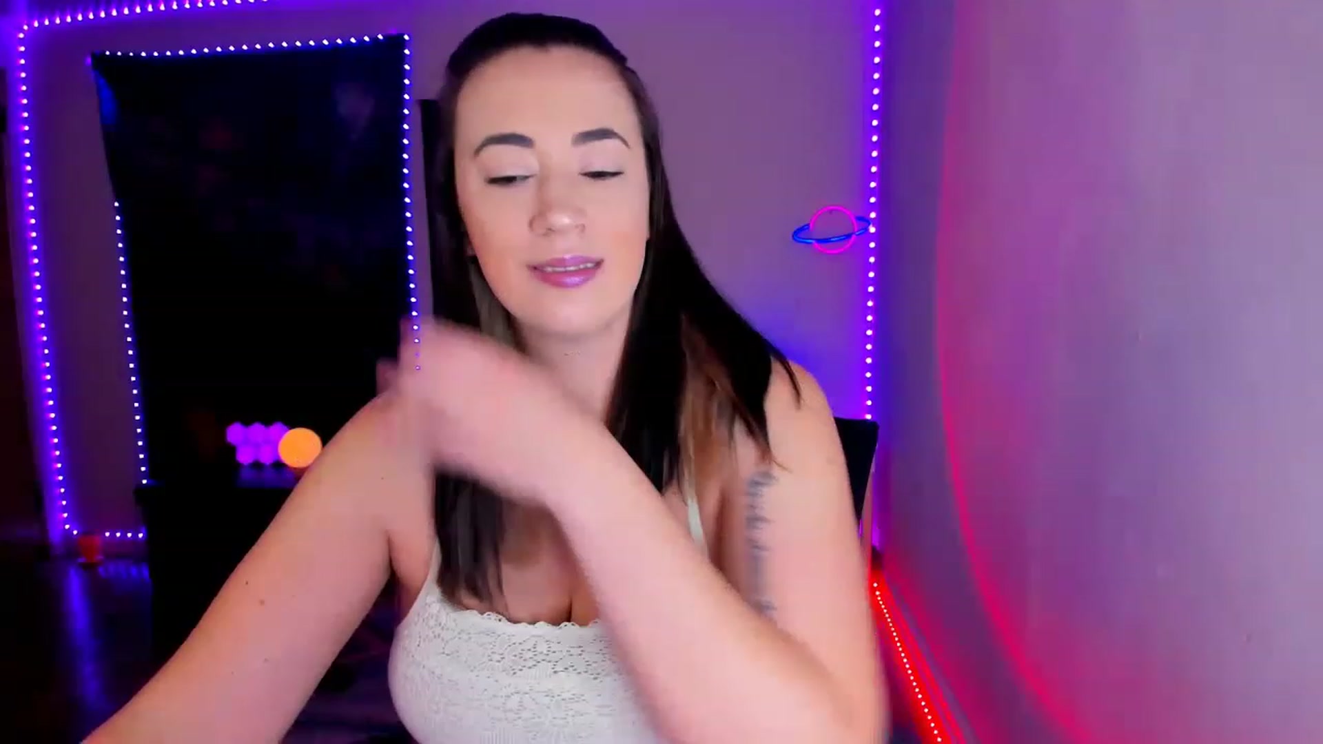 Gallery image thumbnail from SpaceBeexx's myfreecams stream on, 02/07/2023, 02:21 image 3 of 20