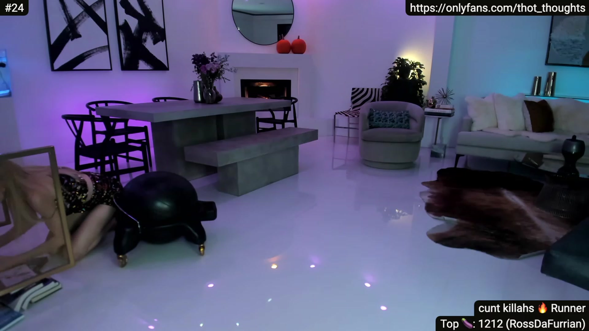 Gallery image thumbnail from SpaceKaren's myfreecams stream on, 11/19/2022, 08:50 image 15 of 20