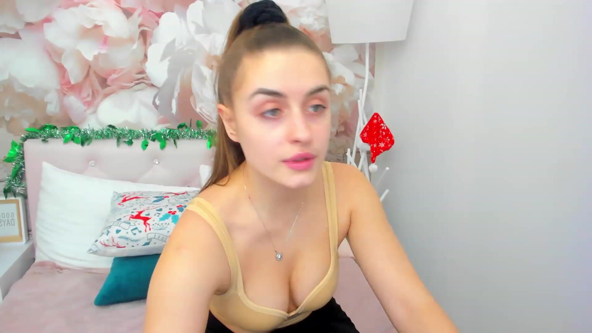 Gallery image thumbnail from SpaceLady's myfreecams stream on, 12/18/2022, 13:07 image 11 of 20