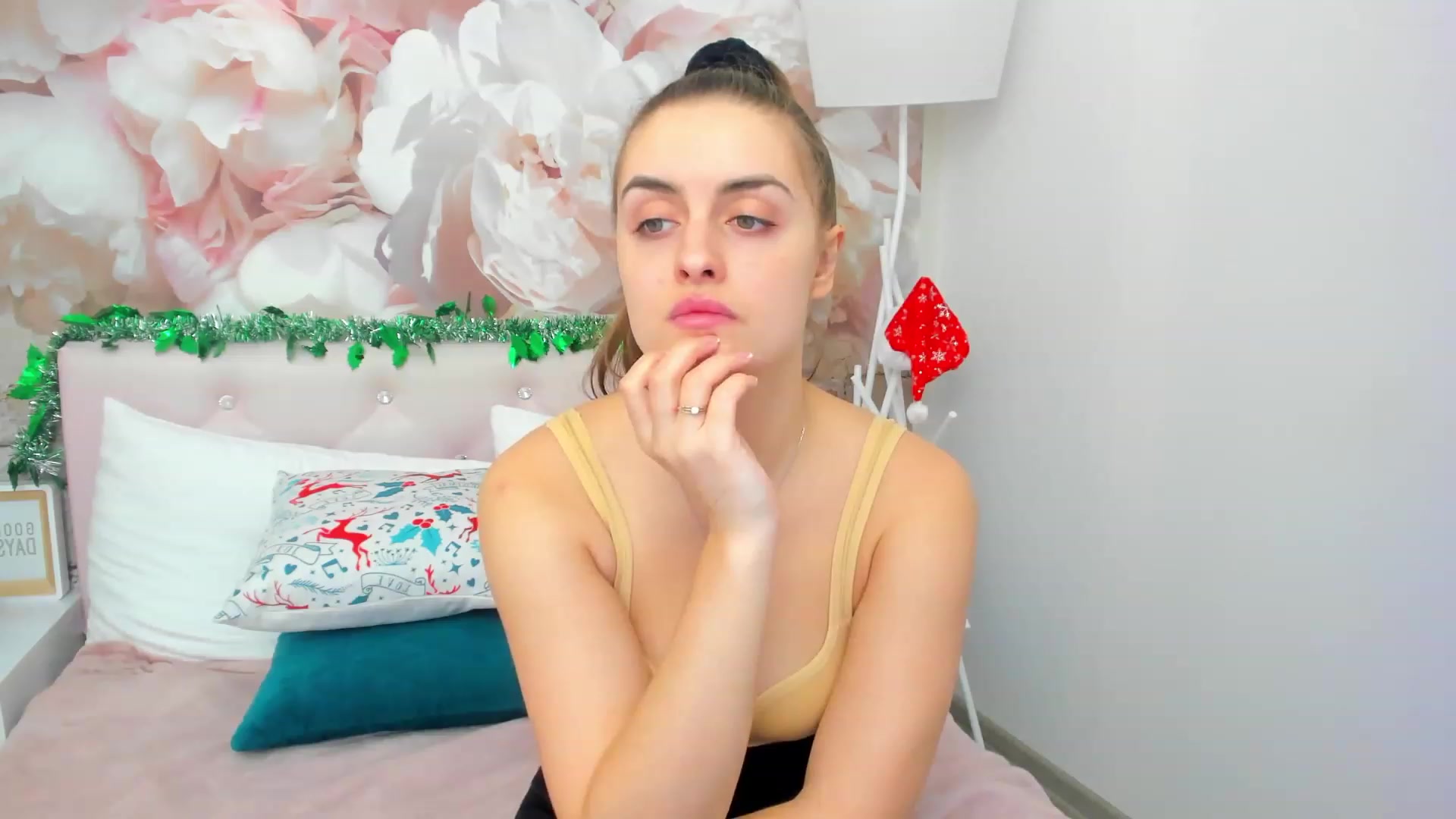 Gallery image thumbnail from SpaceLady's myfreecams stream on, 12/18/2022, 13:07 image 9 of 20