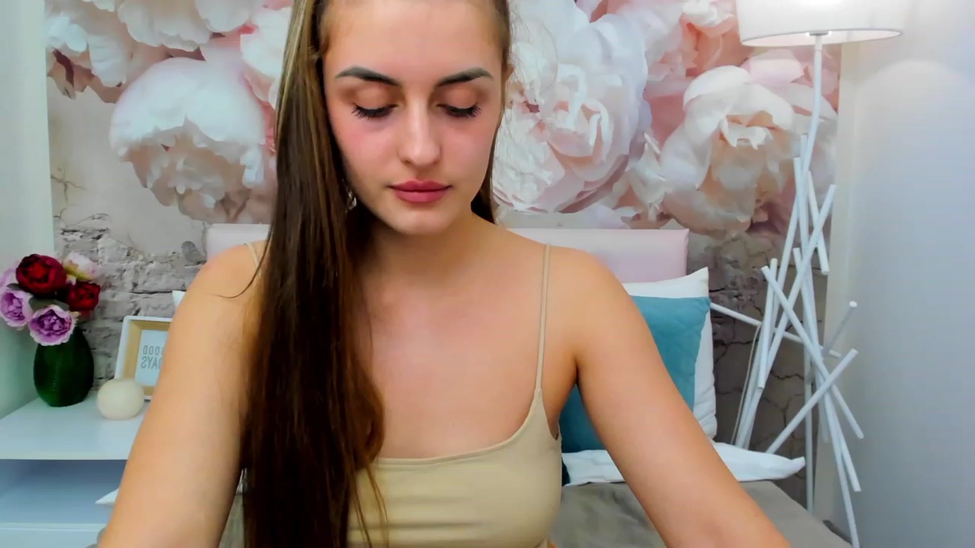 Gallery image thumbnail from SpaceLady's myfreecams stream on, 03/18/2023, 16:18 image 13 of 20