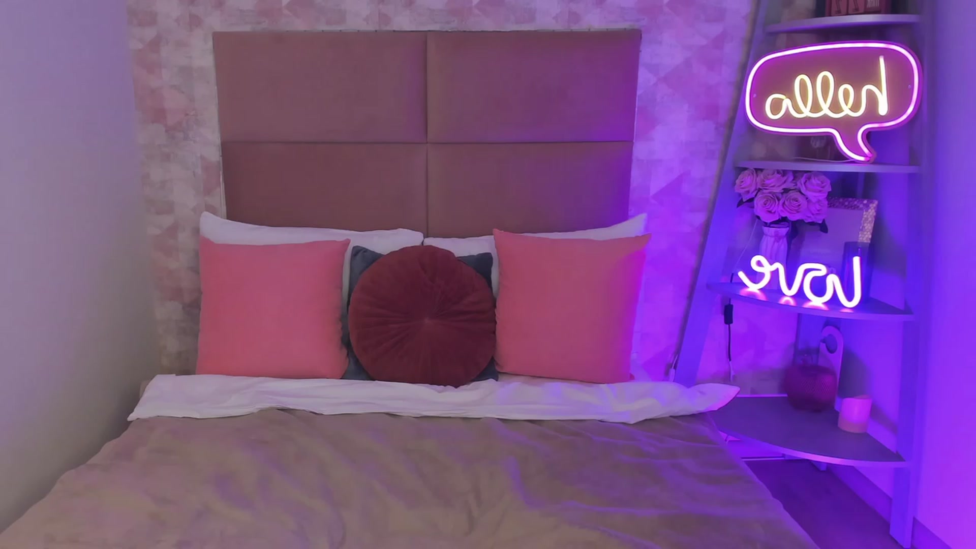 Gallery image thumbnail from SpaceLady's myfreecams stream on, 03/26/2023, 06:31 image 5 of 20