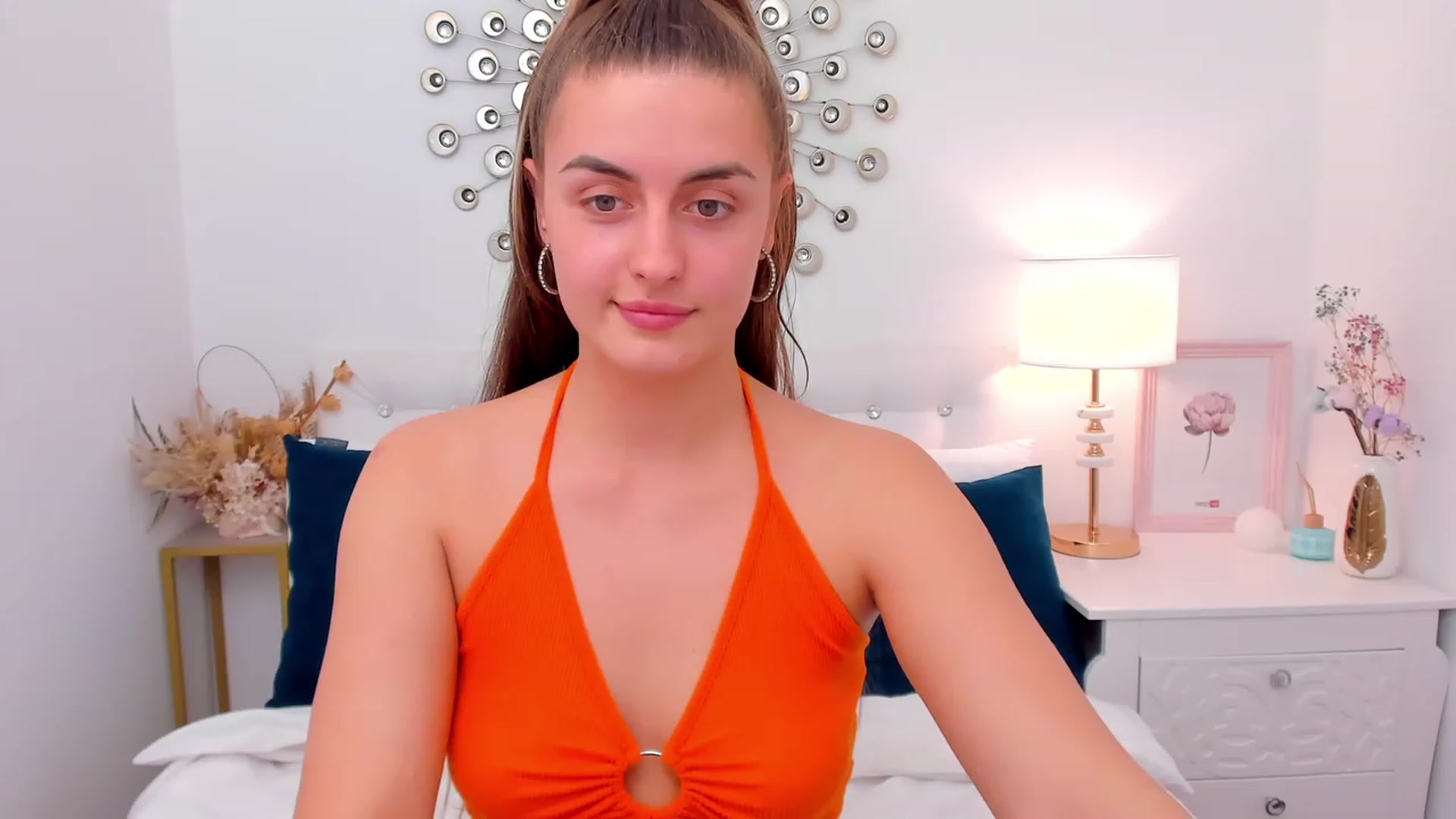 Gallery image thumbnail from SpaceLady's myfreecams stream on, 05/30/2023, 18:32 image 18 of 20