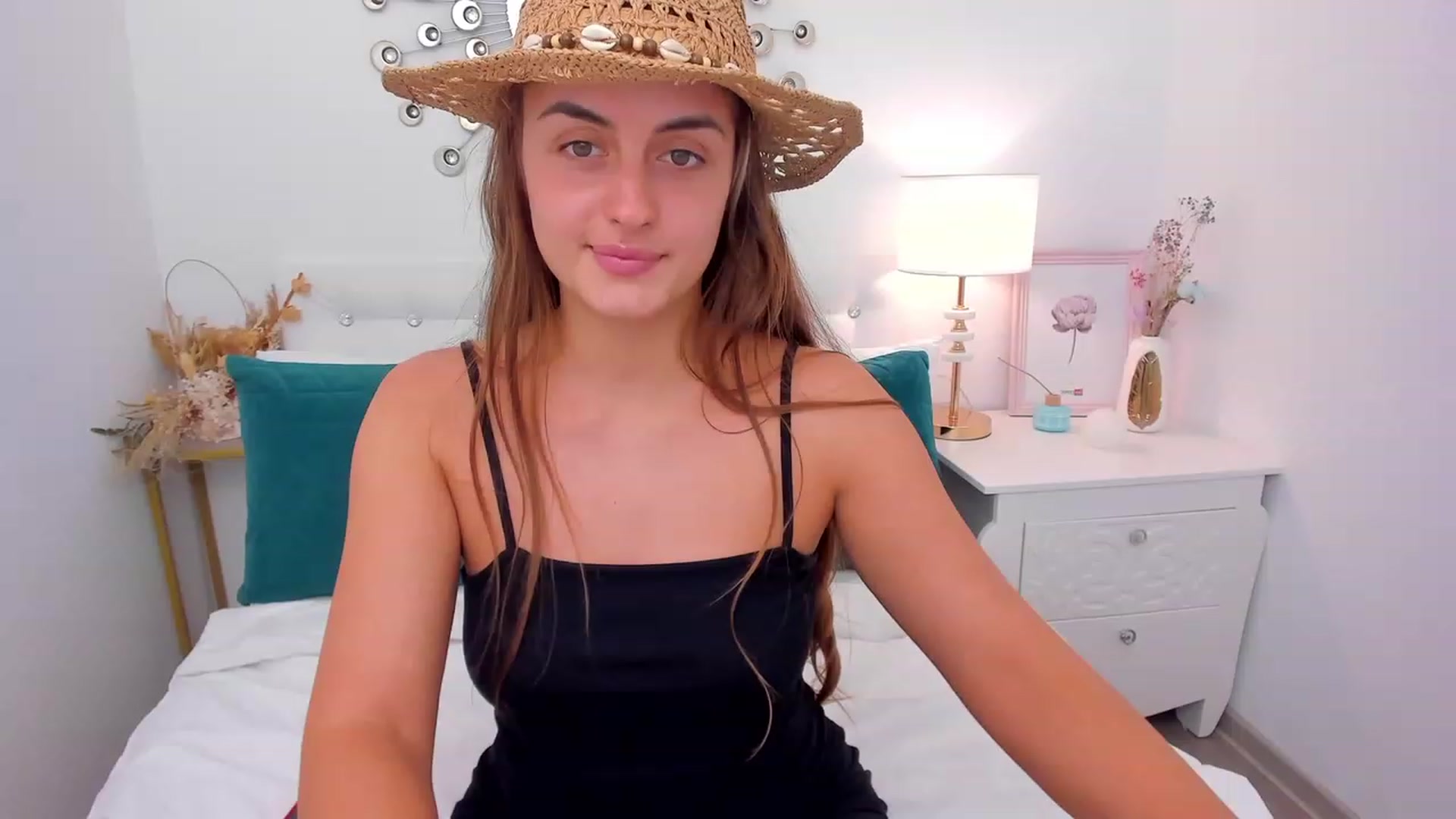 Gallery image thumbnail from SpaceLady's myfreecams stream on, 06/25/2023, 10:04 image 14 of 20