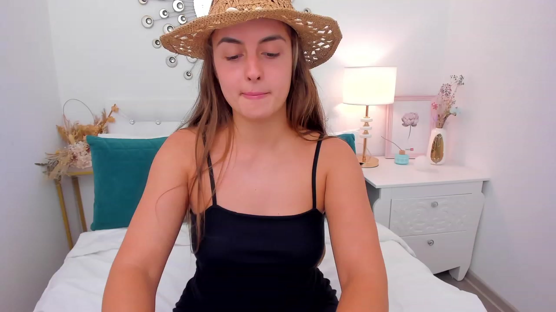 Gallery image thumbnail from SpaceLady's myfreecams stream on, 06/25/2023, 10:04 image 1 of 20