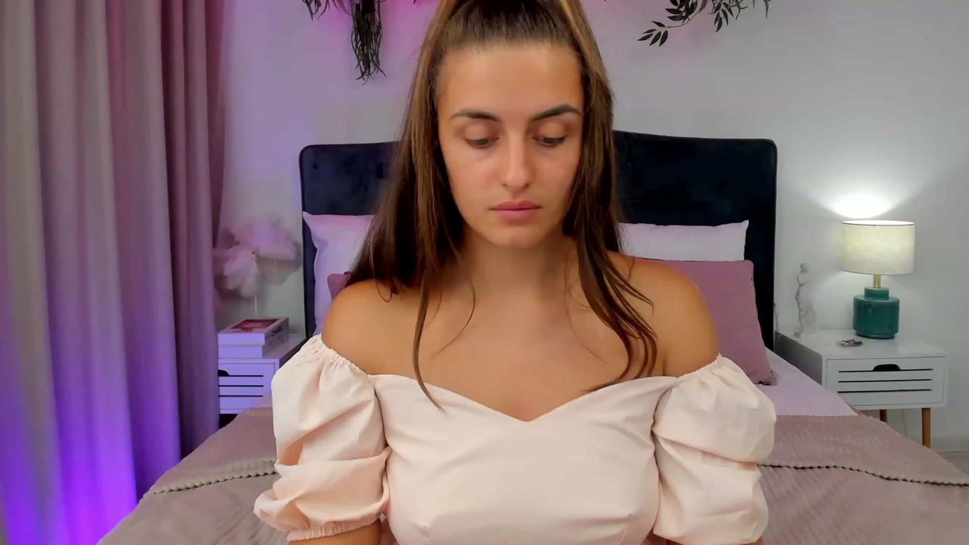 Gallery image thumbnail from SpaceLady's myfreecams stream on, 08/22/2023, 09:37 image 12 of 20