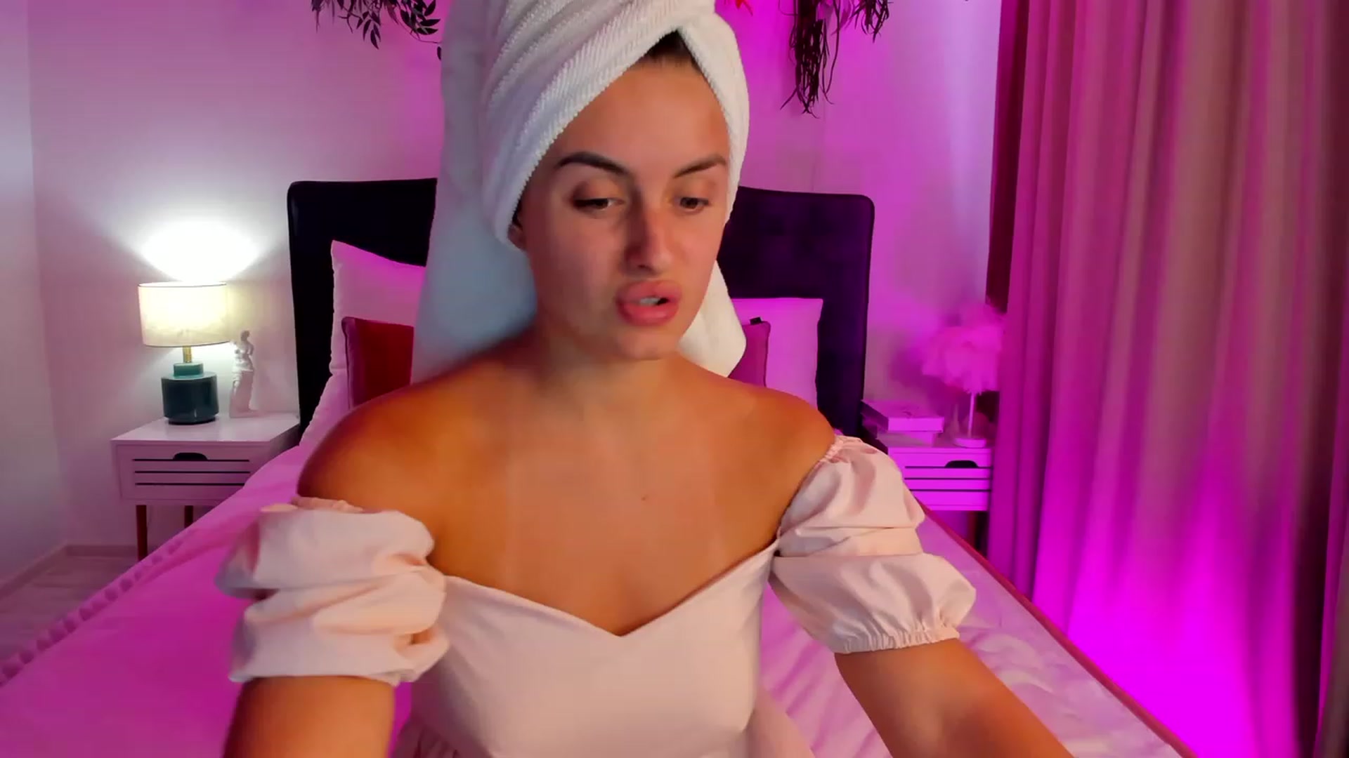 Gallery image thumbnail from SpaceLady's myfreecams stream on, 09/26/2023, 11:22 image 2 of 20
