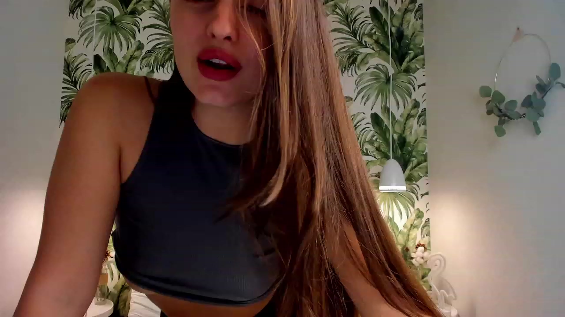 Gallery image thumbnail from SpaceLady's myfreecams stream on, 12/11/2023, 19:39 image 12 of 20