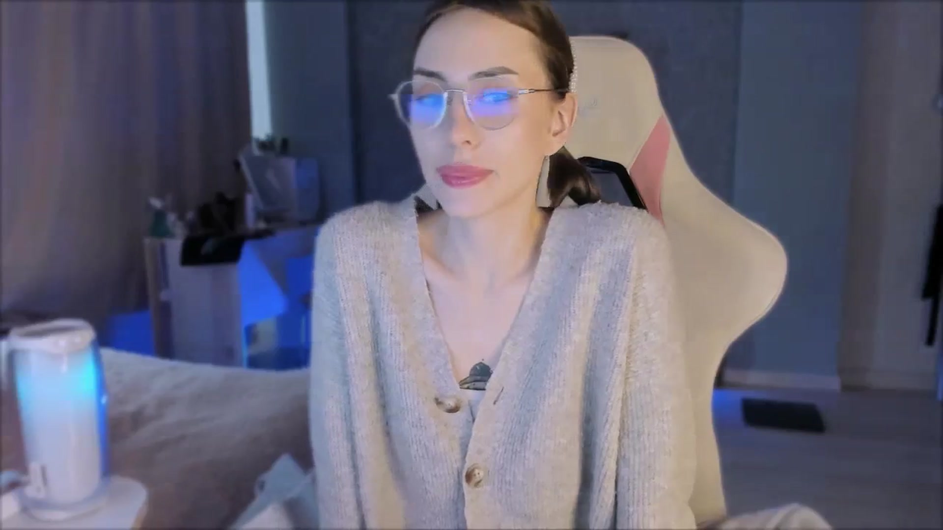Gallery image thumbnail from Space_Eva's myfreecams stream on, 09/29/2023, 04:46 image 5 of 20