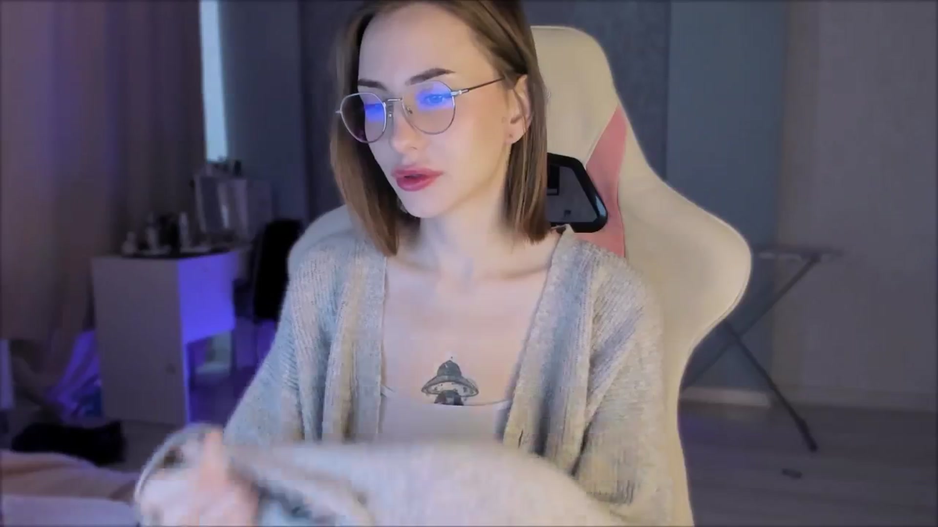Gallery image thumbnail from Space_Eva's myfreecams stream on, 10/03/2023, 01:52 image 6 of 20