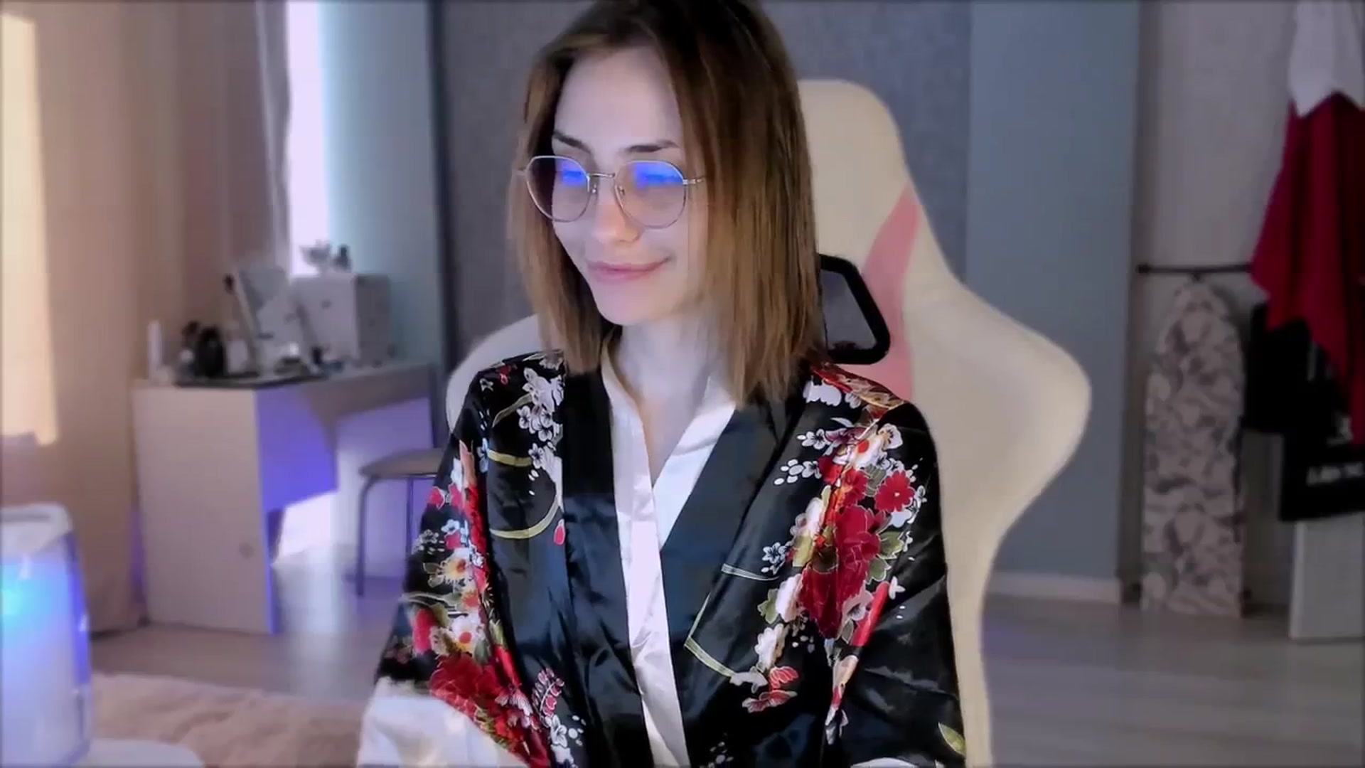 Gallery image thumbnail from Space_Eva's myfreecams stream on, 10/04/2023, 06:26 image 20 of 20