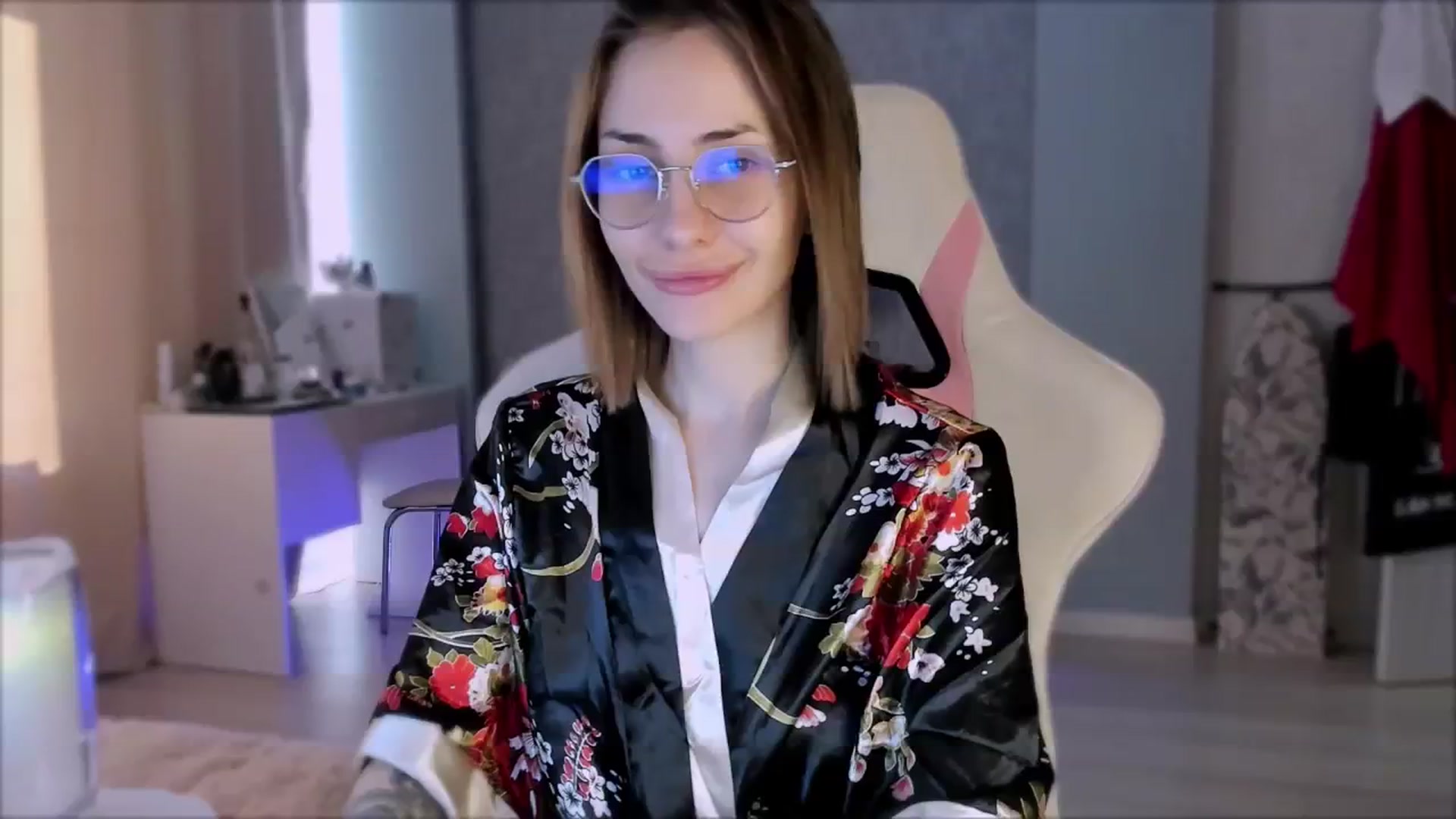 Gallery image thumbnail from Space_Eva's myfreecams stream on, 10/04/2023, 06:26 image 19 of 20