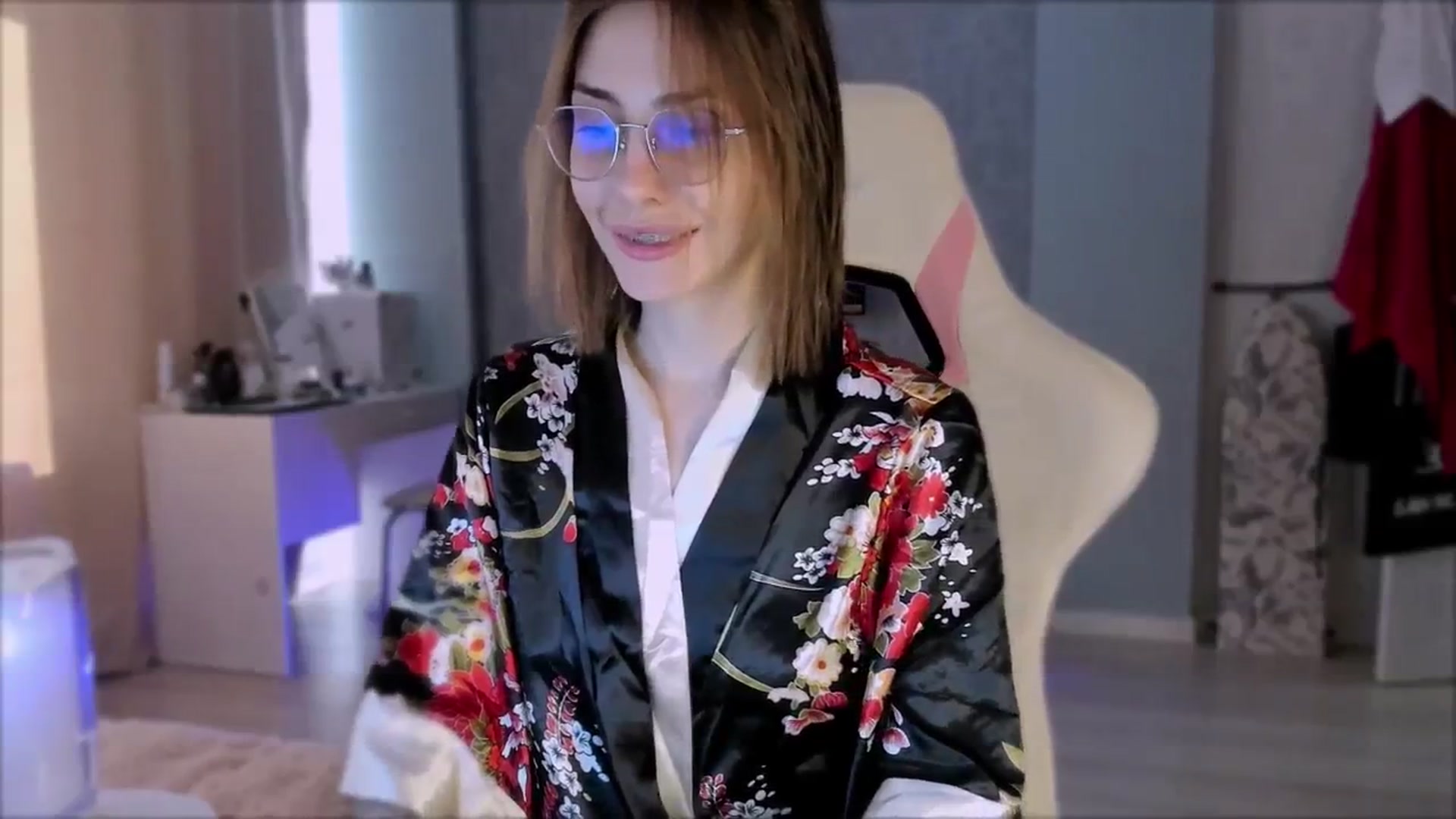 Gallery image thumbnail from Space_Eva's myfreecams stream on, 10/04/2023, 06:26 image 8 of 20