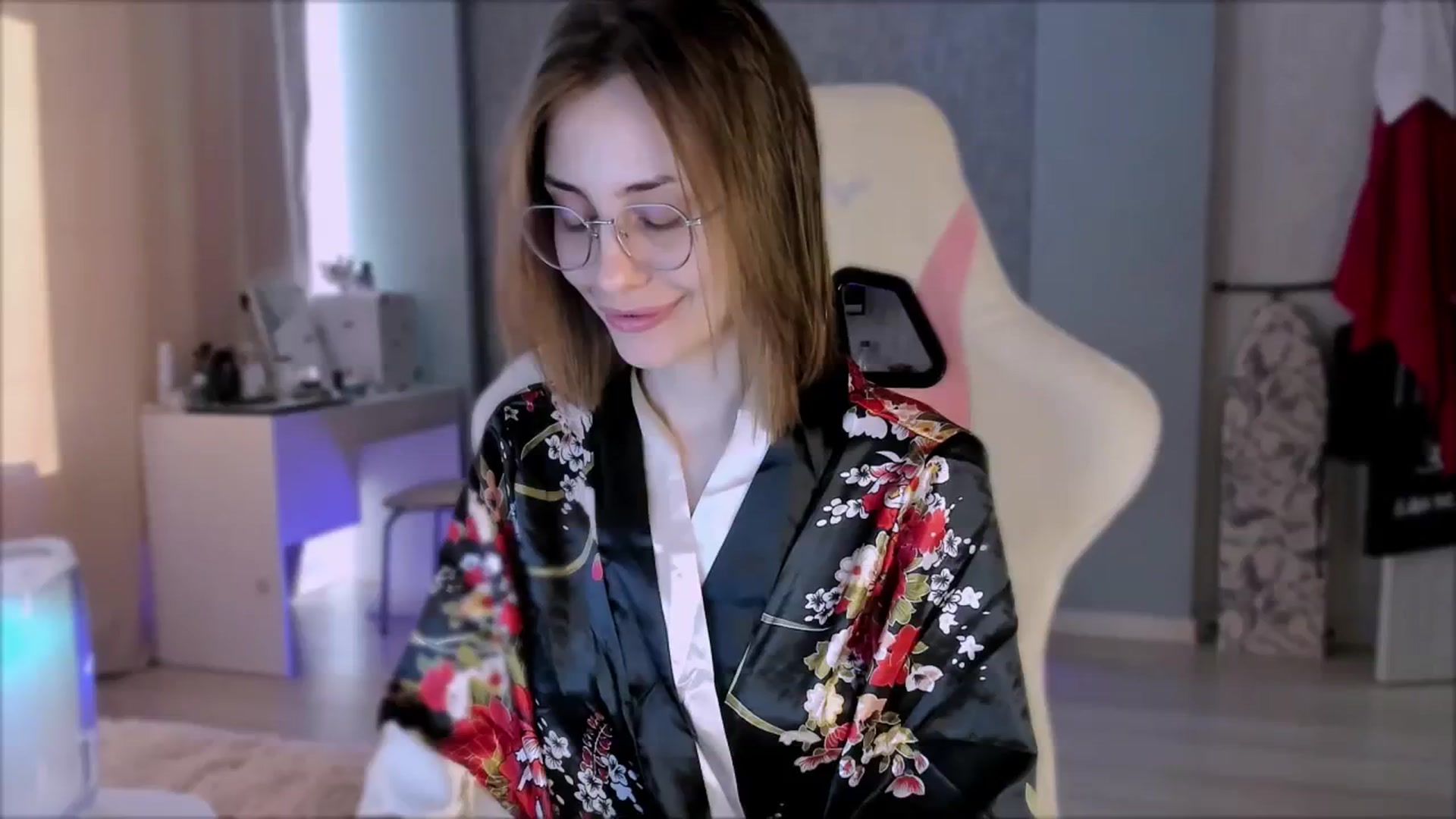 Gallery image thumbnail from Space_Eva's myfreecams stream on, 10/04/2023, 06:26 image 16 of 20