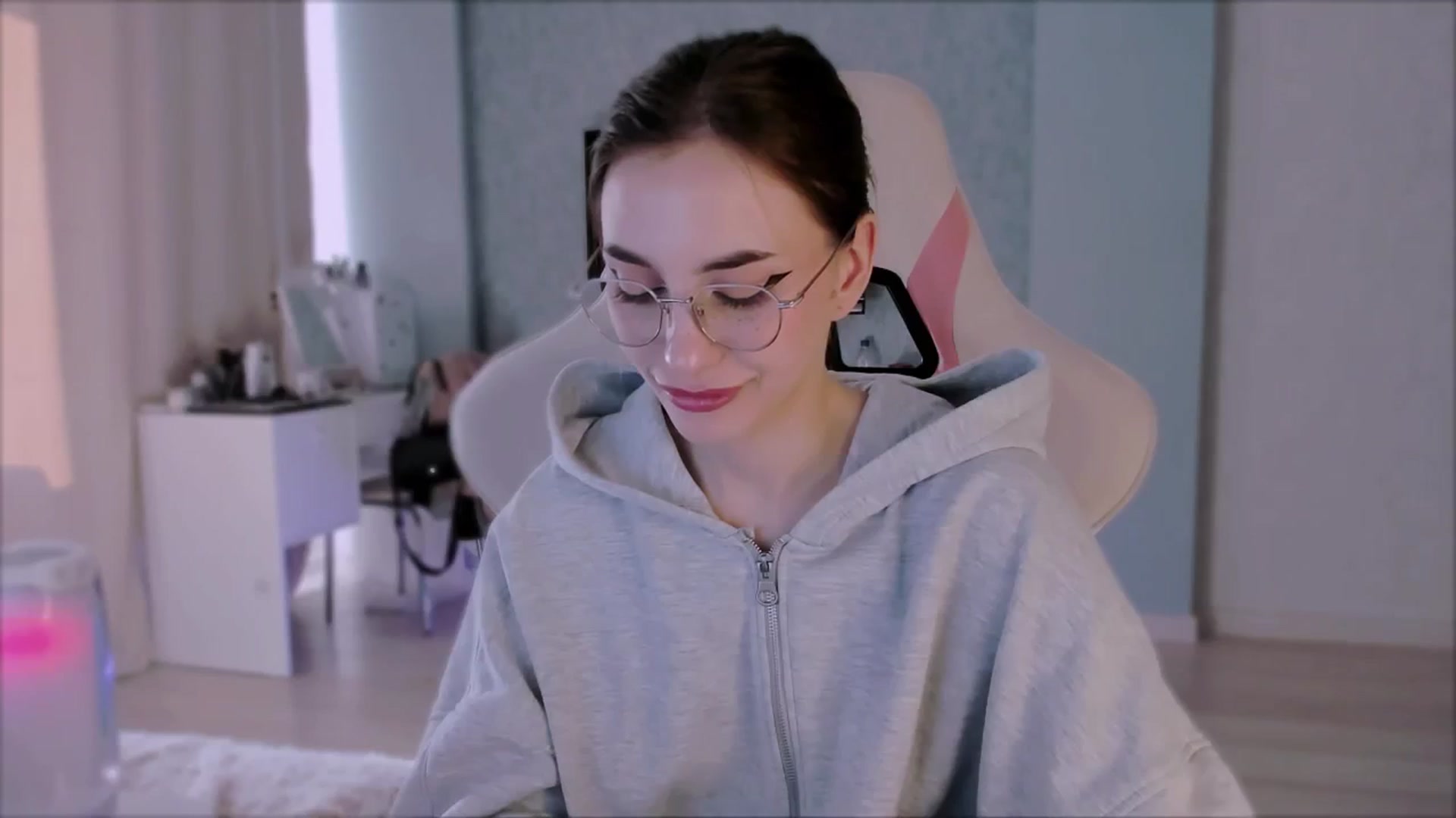 Gallery image thumbnail from Space_Eva's myfreecams stream on, 10/05/2023, 06:29 image 16 of 20