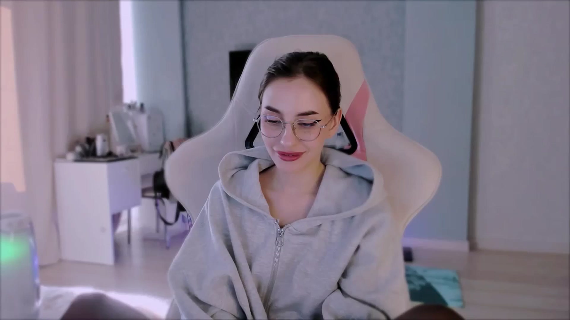 Gallery image thumbnail from Space_Eva's myfreecams stream on, 10/05/2023, 06:29 image 7 of 20