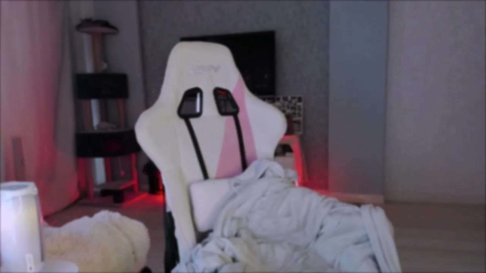Gallery image thumbnail from Space_Eva's myfreecams stream on, 10/18/2023, 02:19 image 8 of 20