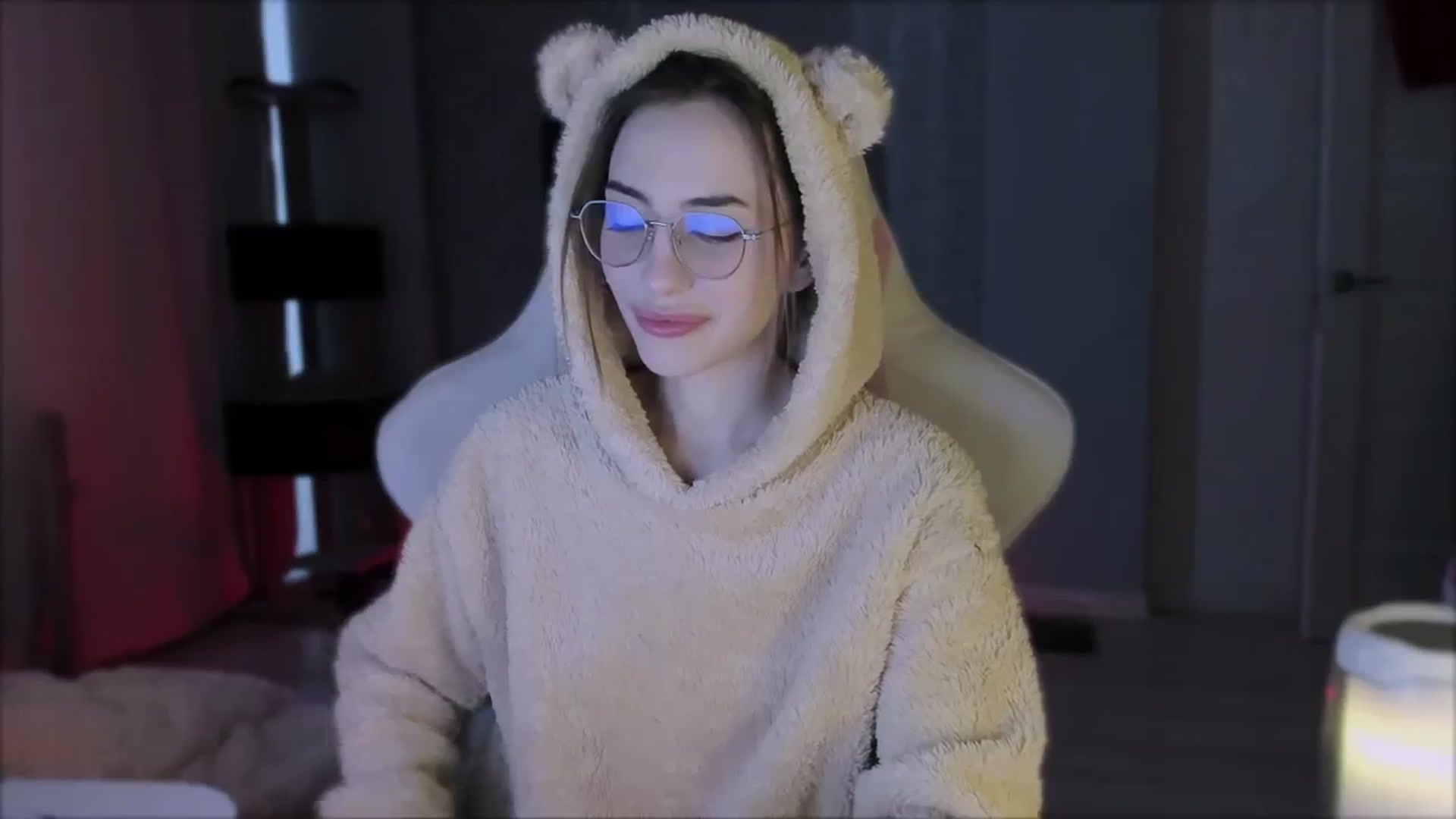 Gallery image thumbnail from Space_Eva's myfreecams stream on, 10/20/2023, 04:00 image 2 of 20