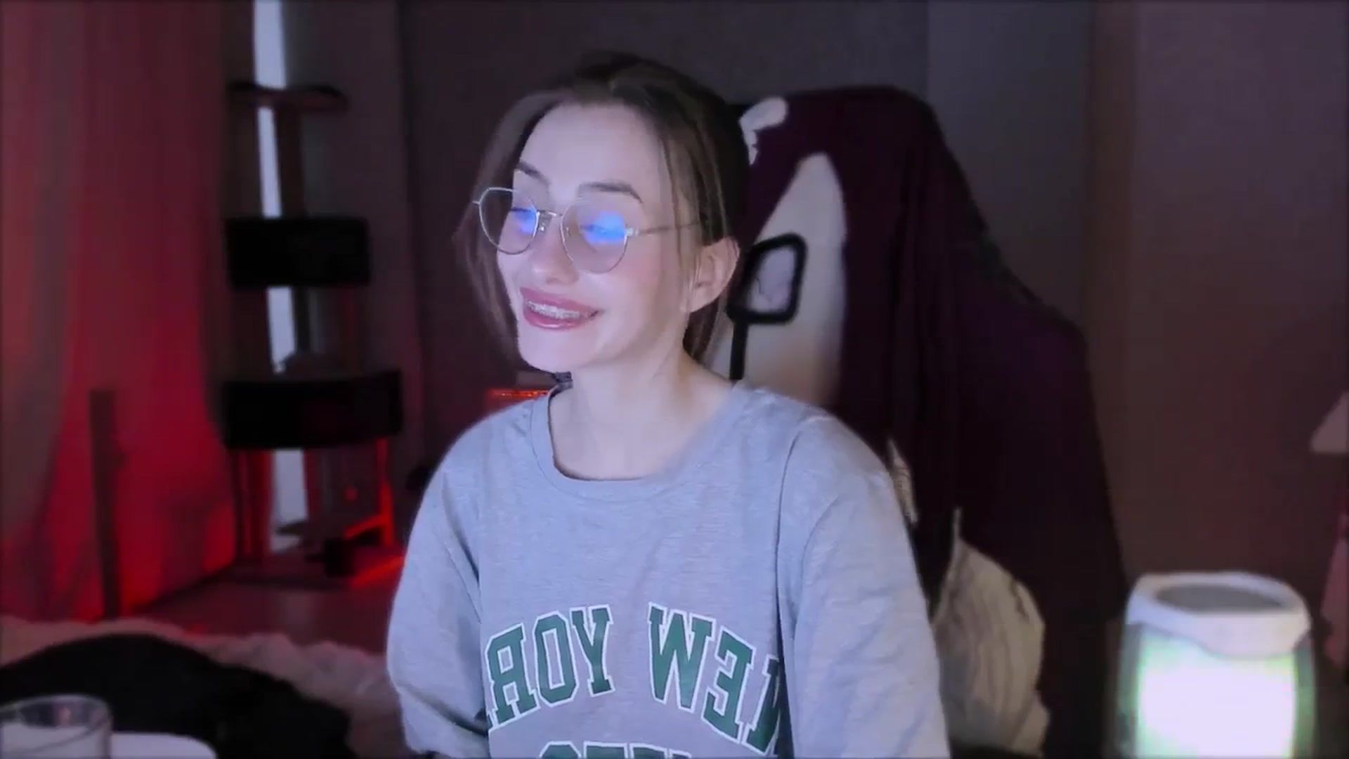 Gallery image thumbnail from Space_Eva's myfreecams stream on, 10/23/2023, 04:31 image 10 of 20
