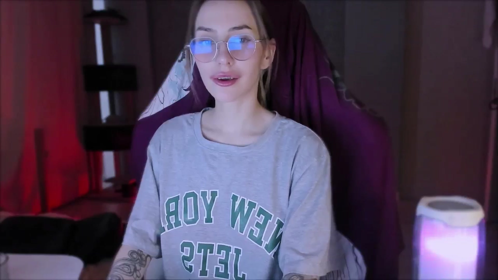 Gallery image thumbnail from Space_Eva's myfreecams stream on, 10/23/2023, 06:34 image 6 of 20