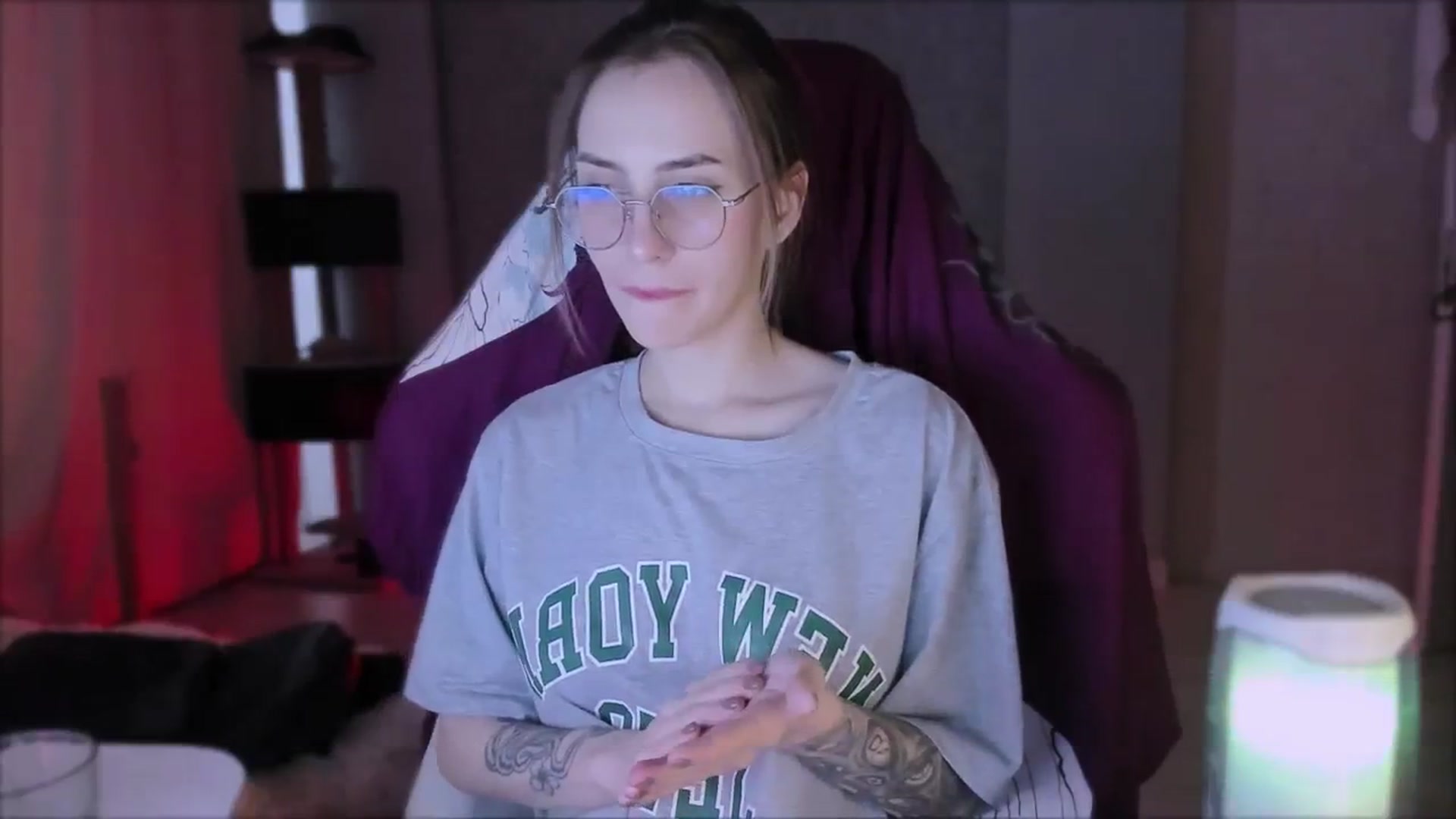 Gallery image thumbnail from Space_Eva's myfreecams stream on, 10/23/2023, 06:34 image 17 of 20