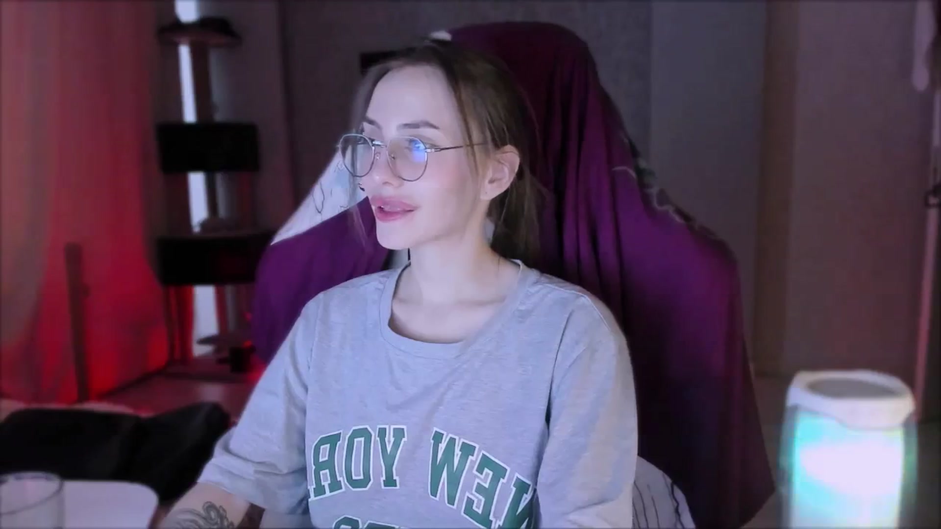 Gallery image thumbnail from Space_Eva's myfreecams stream on, 10/23/2023, 06:34 image 18 of 20