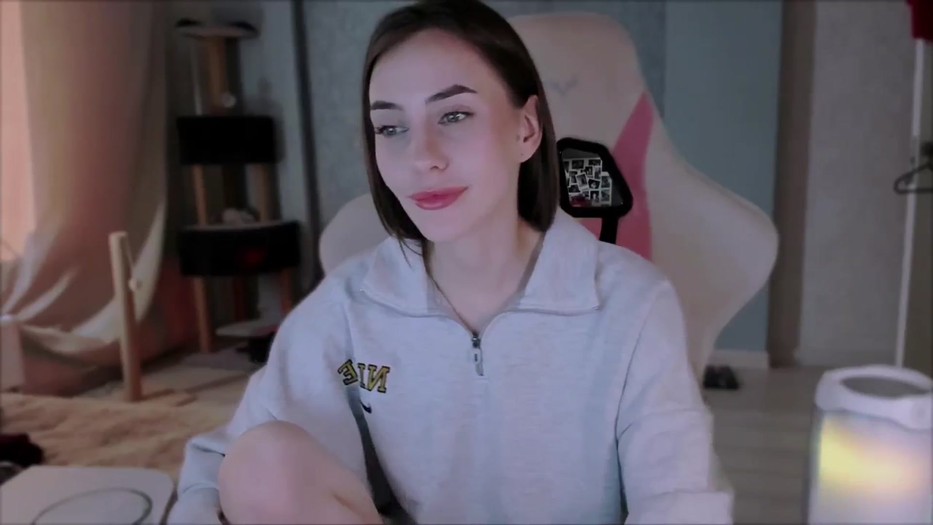 Gallery image thumbnail from Space_Eva's myfreecams stream on, 10/24/2023, 06:27 image 18 of 20