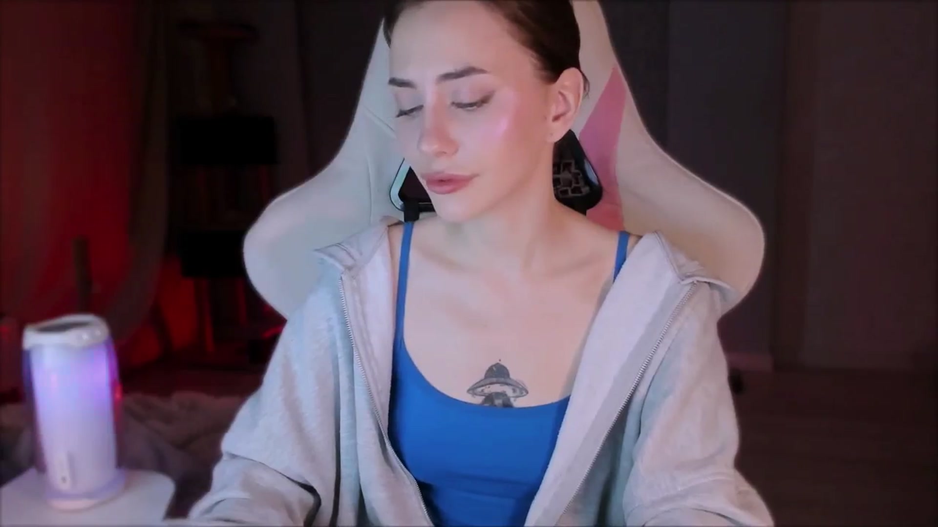 Gallery image thumbnail from Space_Eva's myfreecams stream on, 10/25/2023, 03:04 image 8 of 20