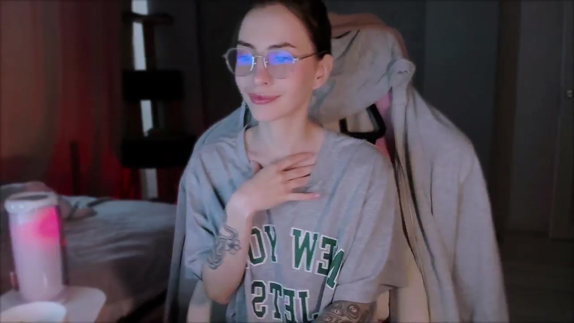 Gallery image thumbnail from Space_Eva's myfreecams stream on, 10/30/2023, 02:45 image 3 of 20