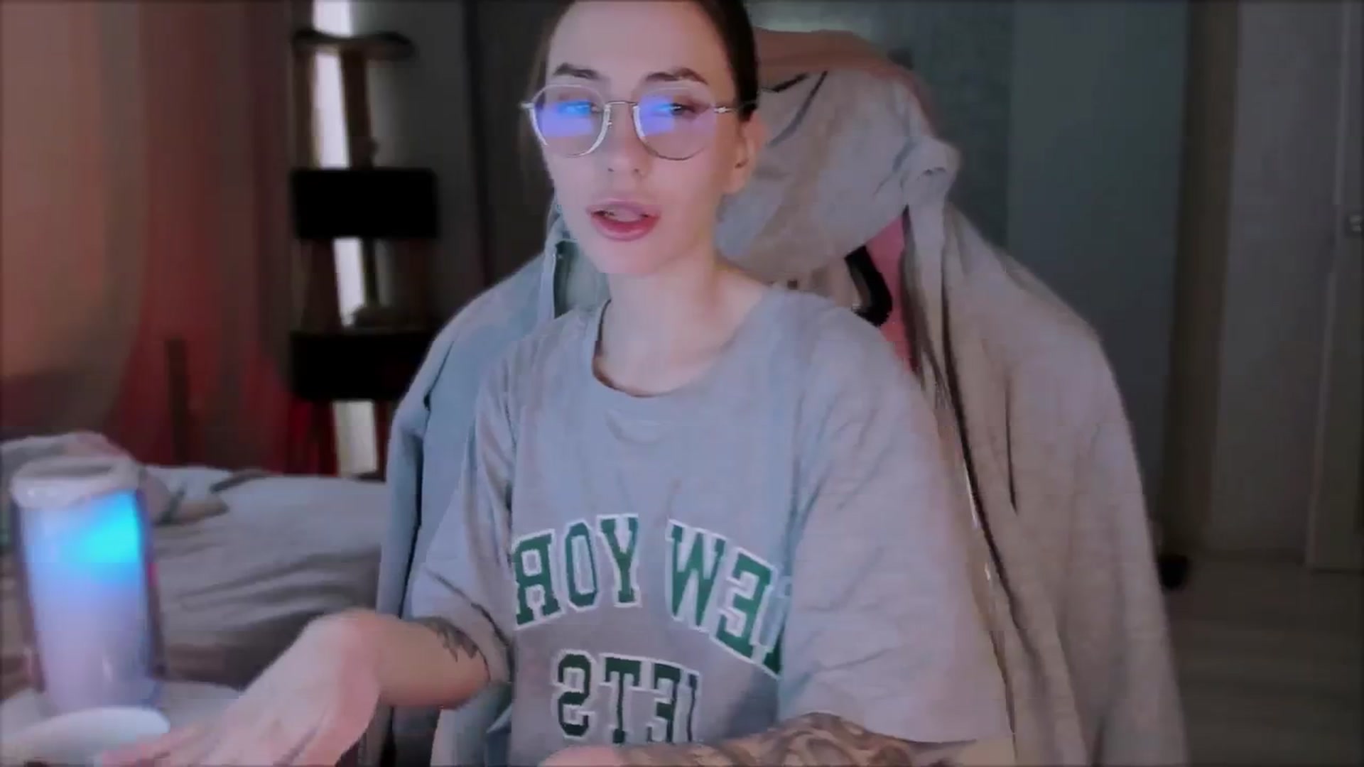 Gallery image thumbnail from Space_Eva's myfreecams stream on, 10/30/2023, 02:45 image 17 of 20