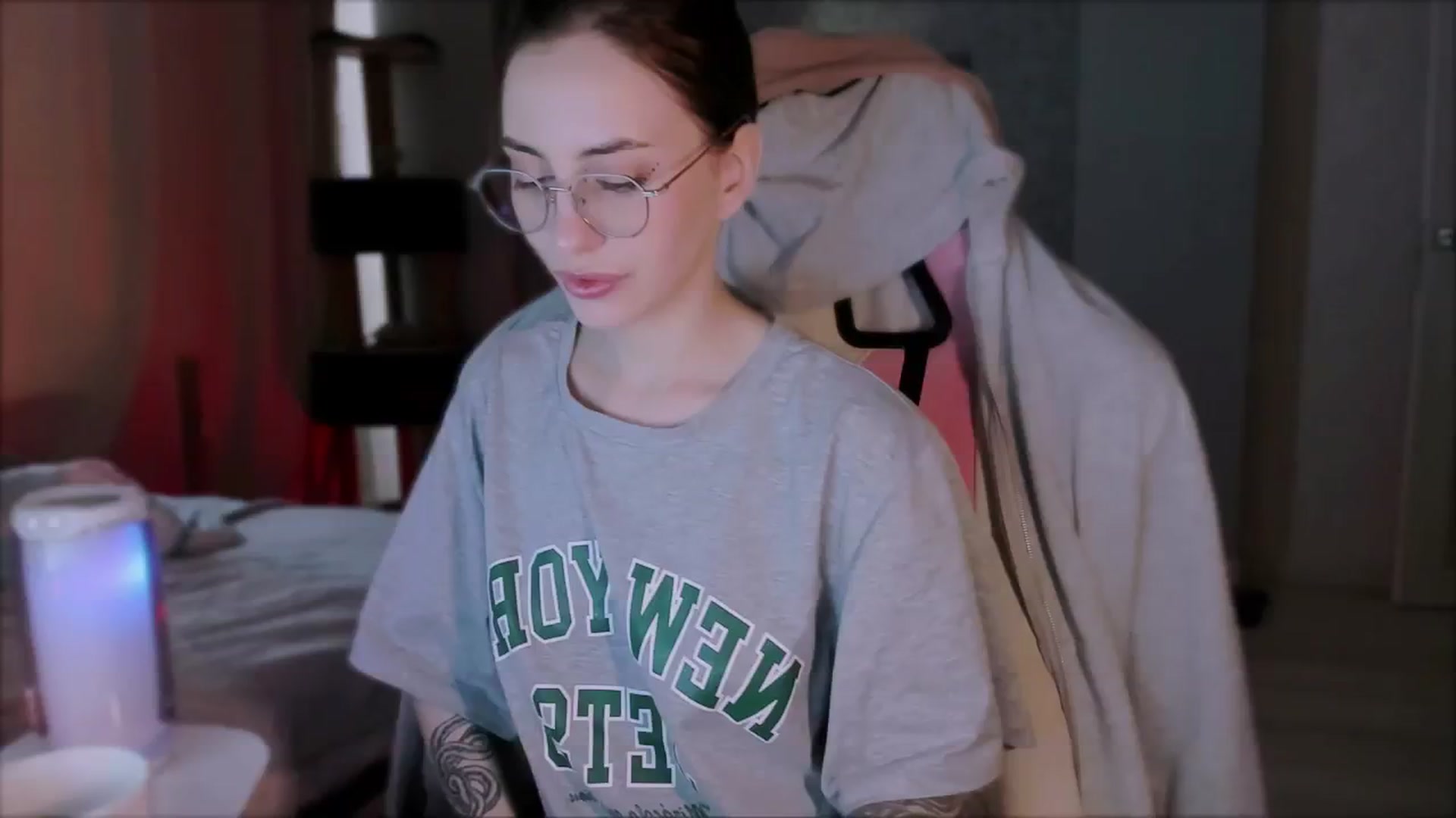 Gallery image thumbnail from Space_Eva's myfreecams stream on, 10/30/2023, 02:45 image 7 of 20