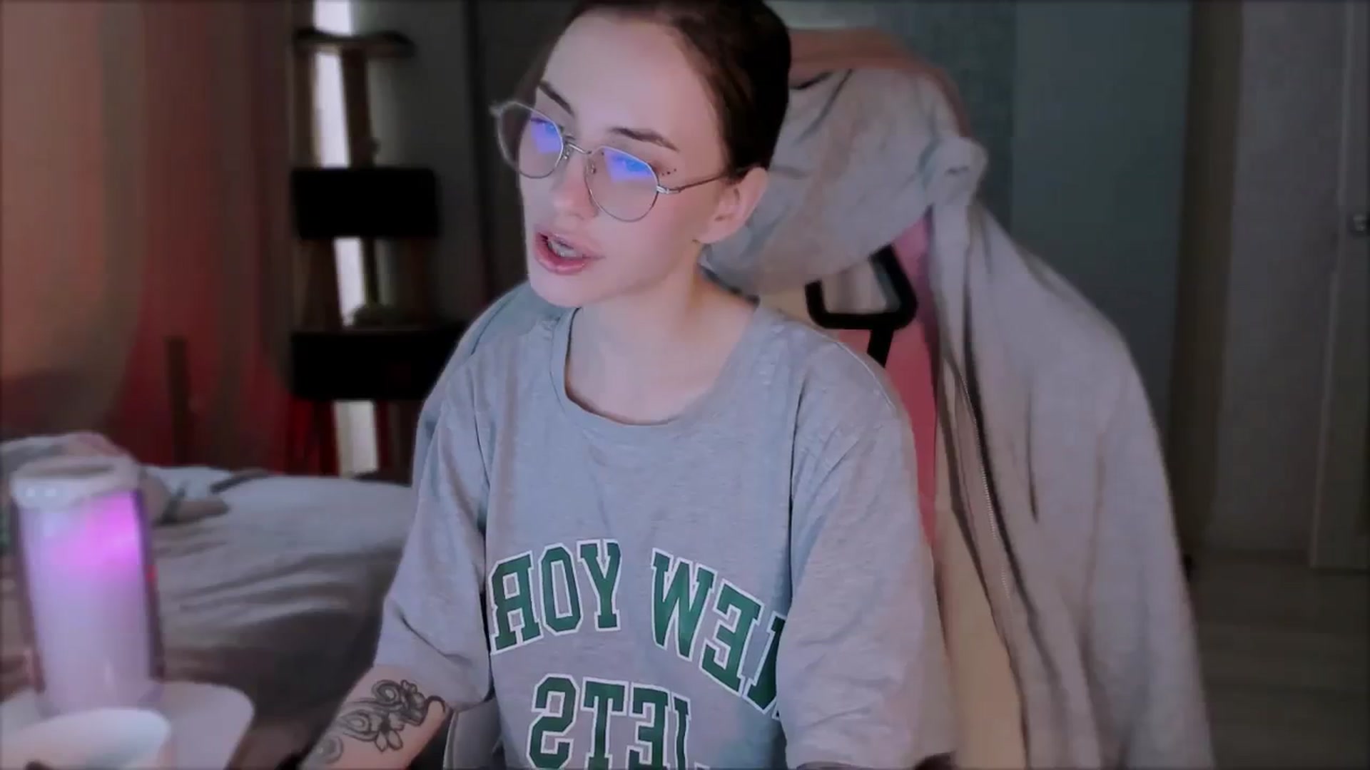 Gallery image thumbnail from Space_Eva's myfreecams stream on, 10/30/2023, 02:45 image 18 of 20