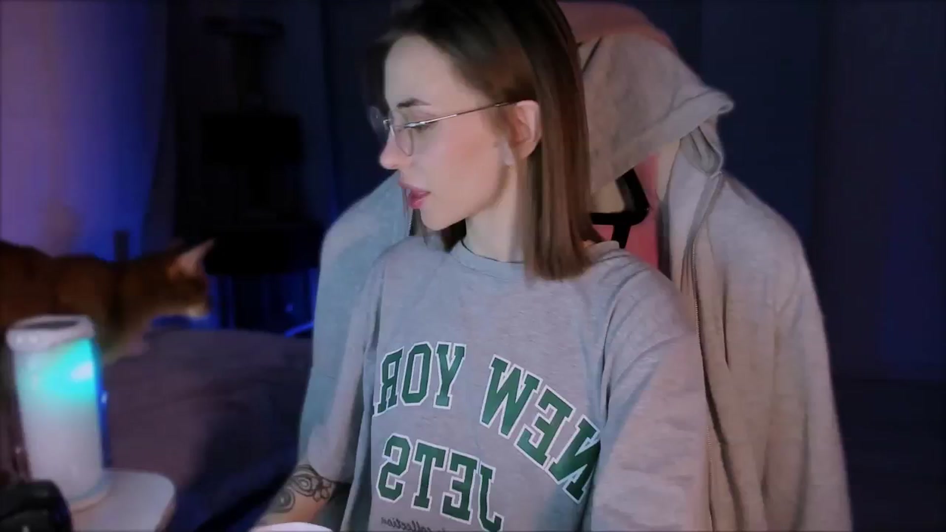 Gallery image thumbnail from Space_Eva's myfreecams stream on, 10/30/2023, 04:18 image 1 of 20